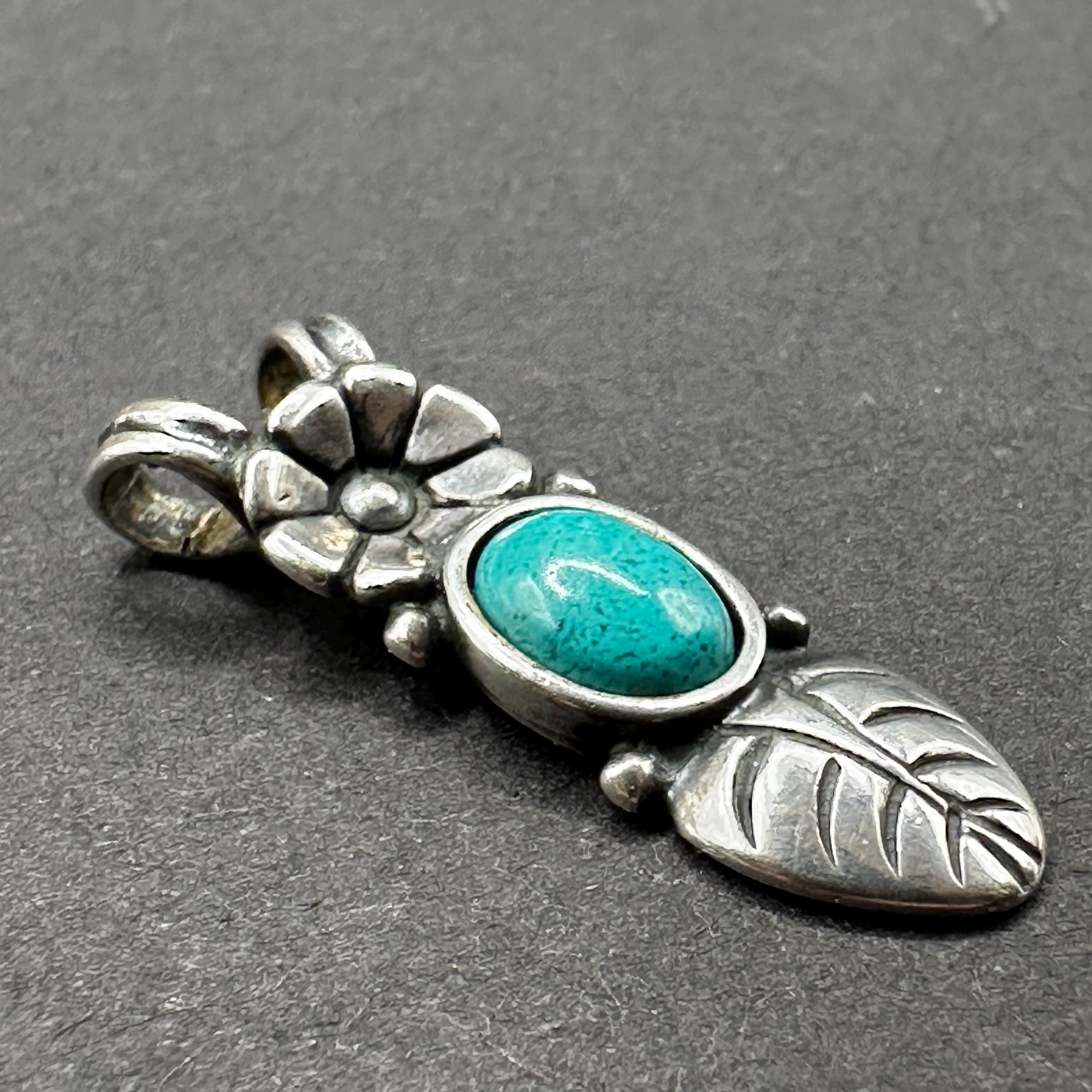 Carolyn Pollack Sterling Silver 925 Feather Flower and Turquoise Stone Native American Necklace Pendant