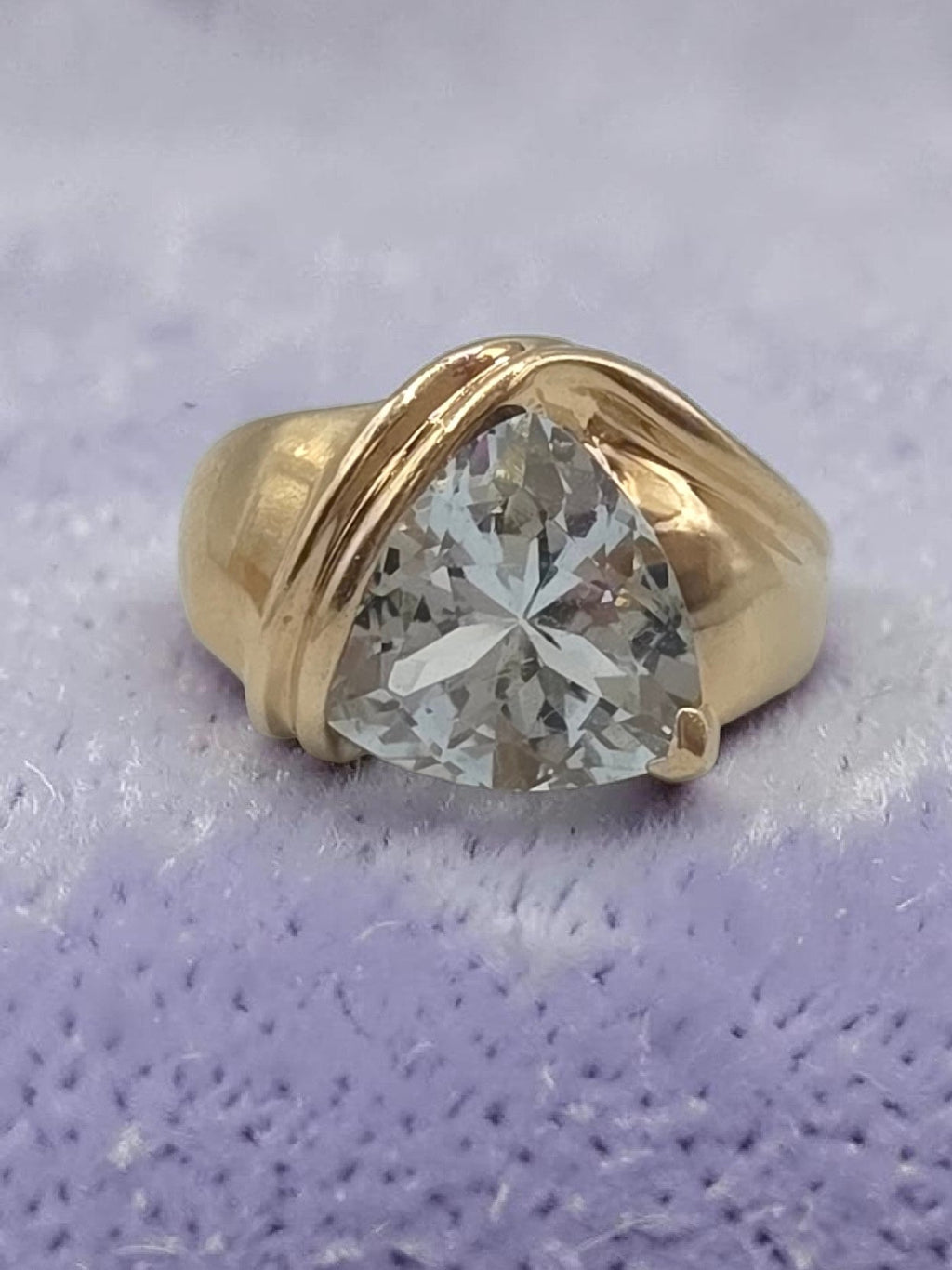 Caspian International solid 10K yellow gold trillion cut aquamarine ring size 7.25