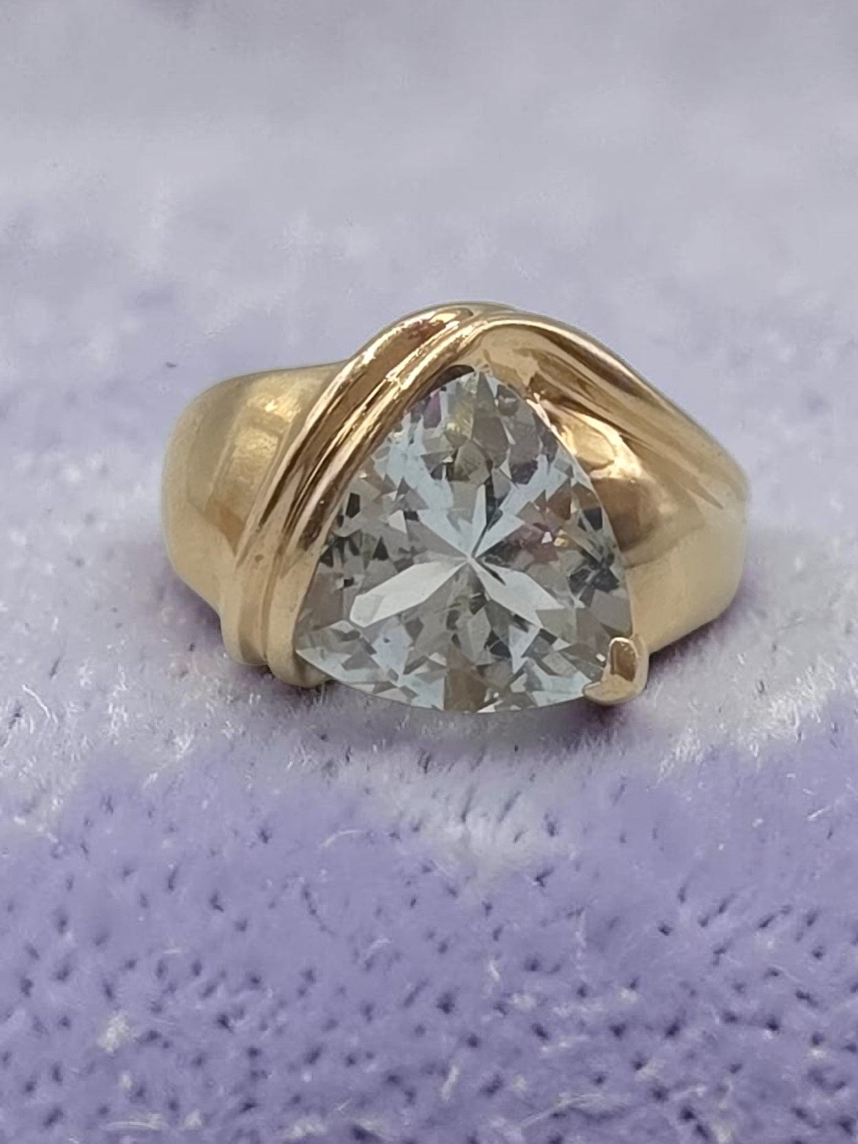 Caspian International solid 10K yellow gold trillion cut aquamarine ring size 7.25
