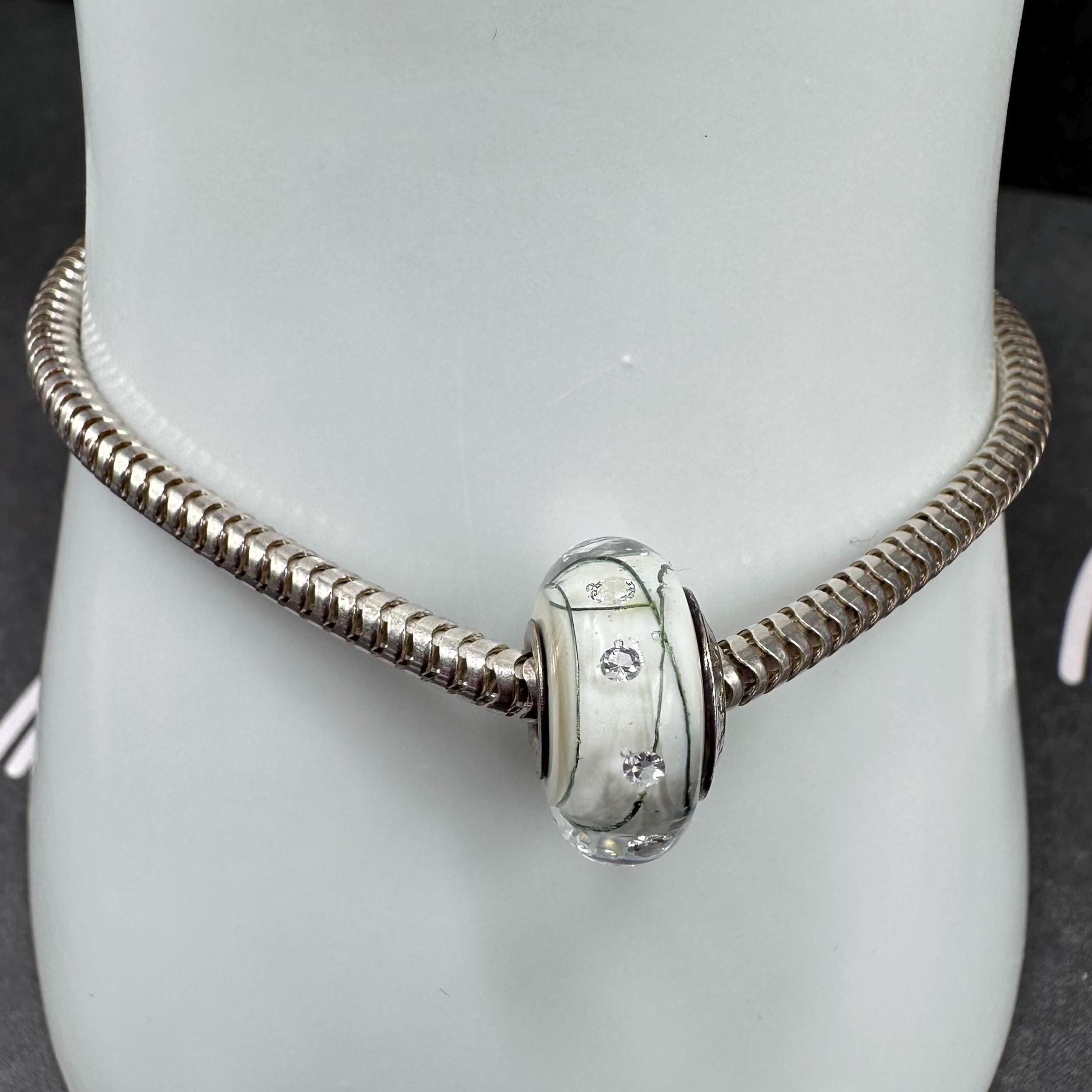 Chamilia Murano Sterling Silver Vintage Bracelet with White Glass Charm