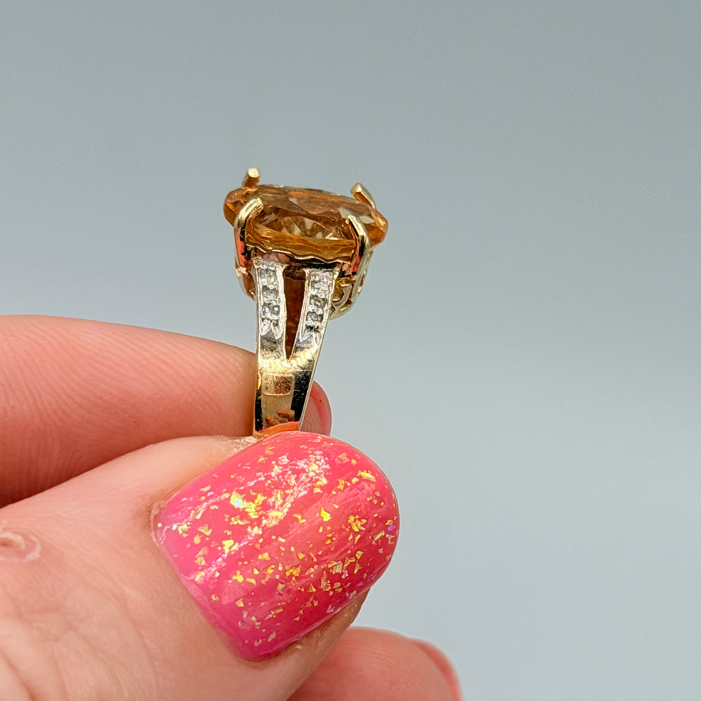 Solid 10K Yellow Gold Ring with Oval Cut Citrine Size 8