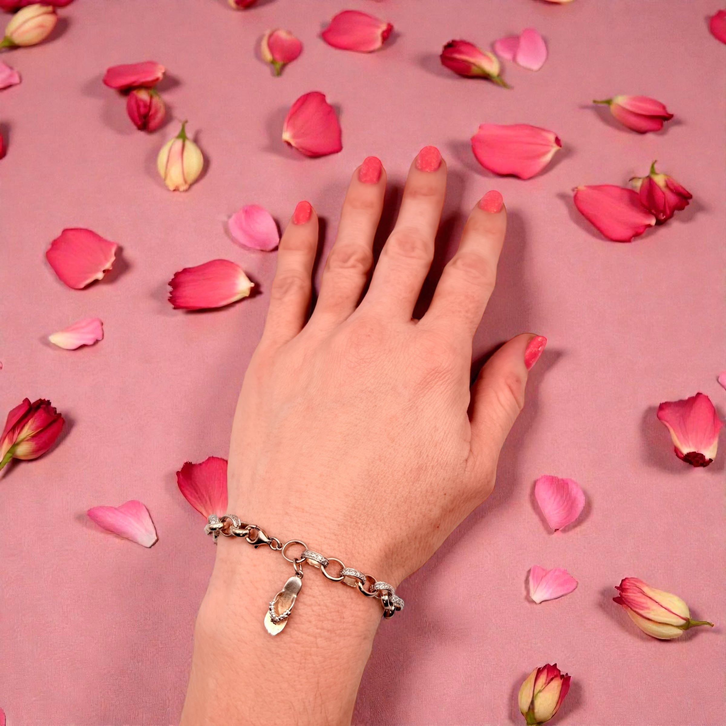 Sterling Silver Linked Bracelet with Sandal Charm – 7.5 Inches