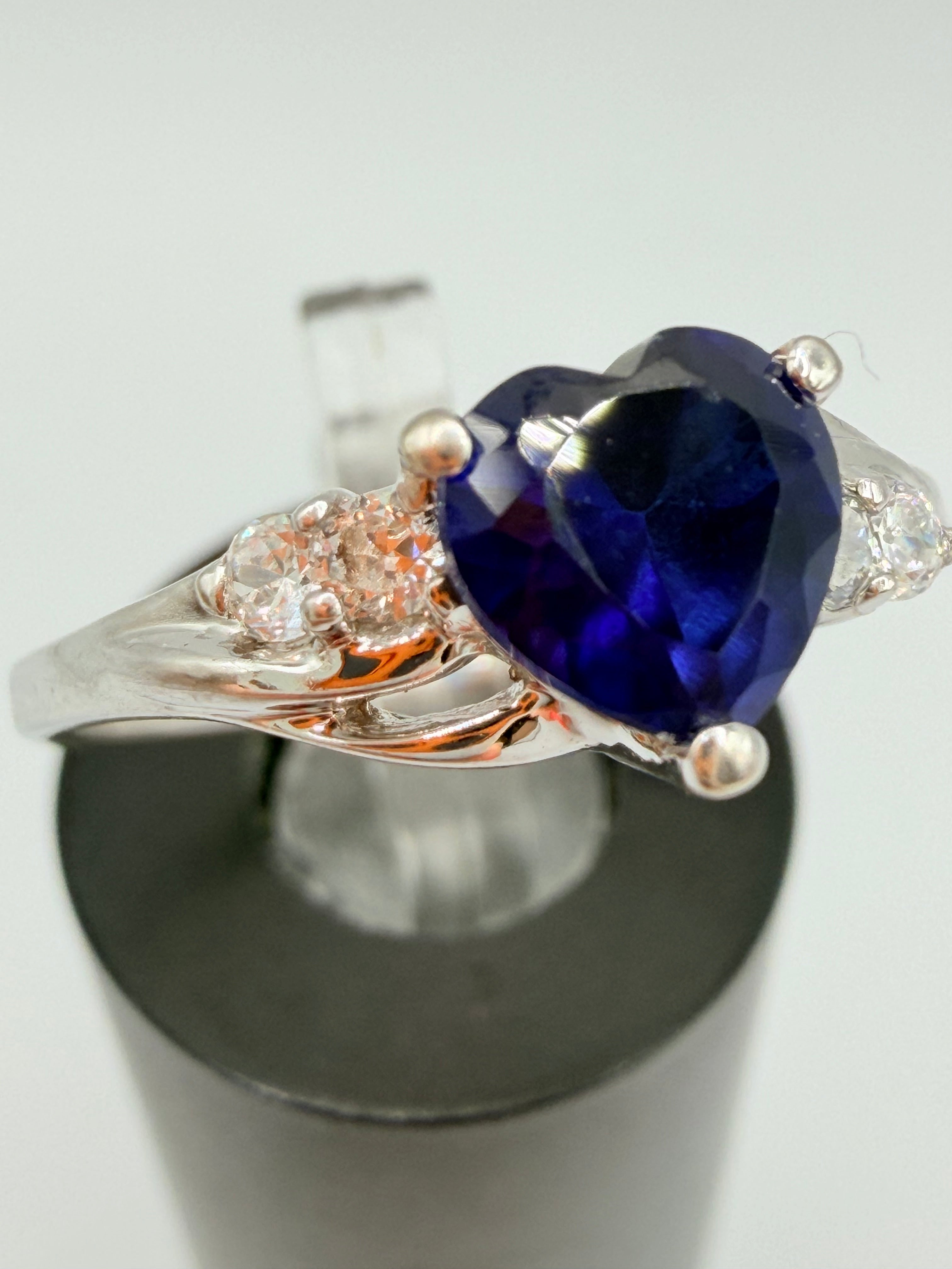Solid 10K White Gold Ring with Heart Cut Blue Sapphire & CZ Accents - Size 6.5