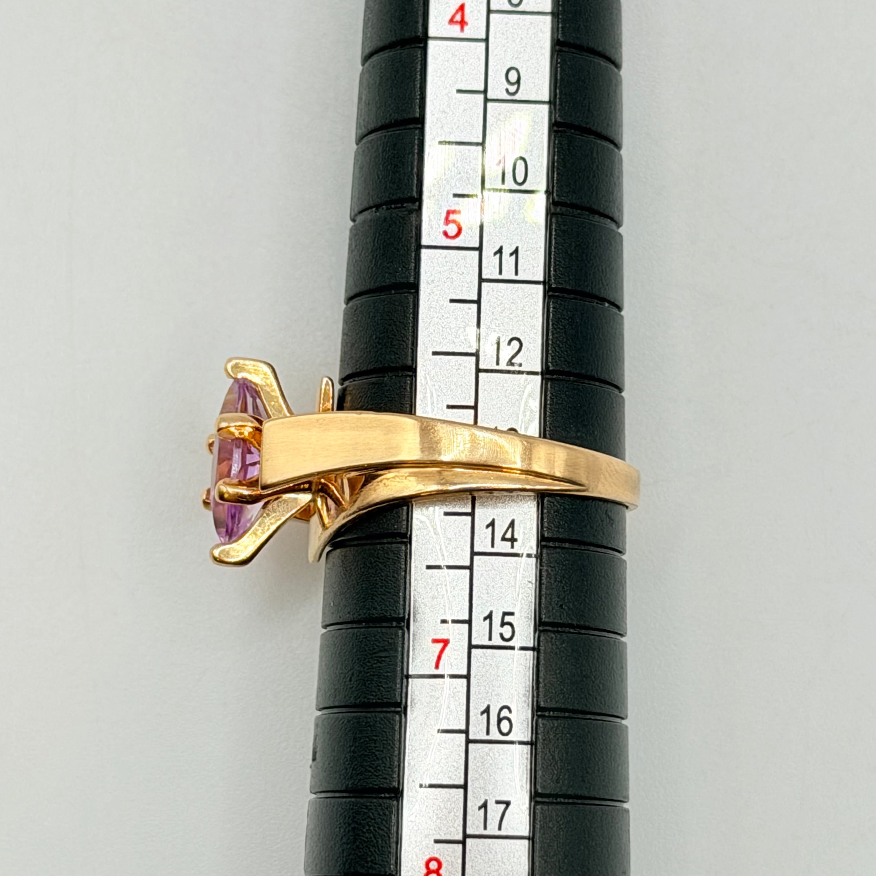 Helzberg Solid 14K Yellow Gold Ring with Marquise-Cut Amethyst – Size 6