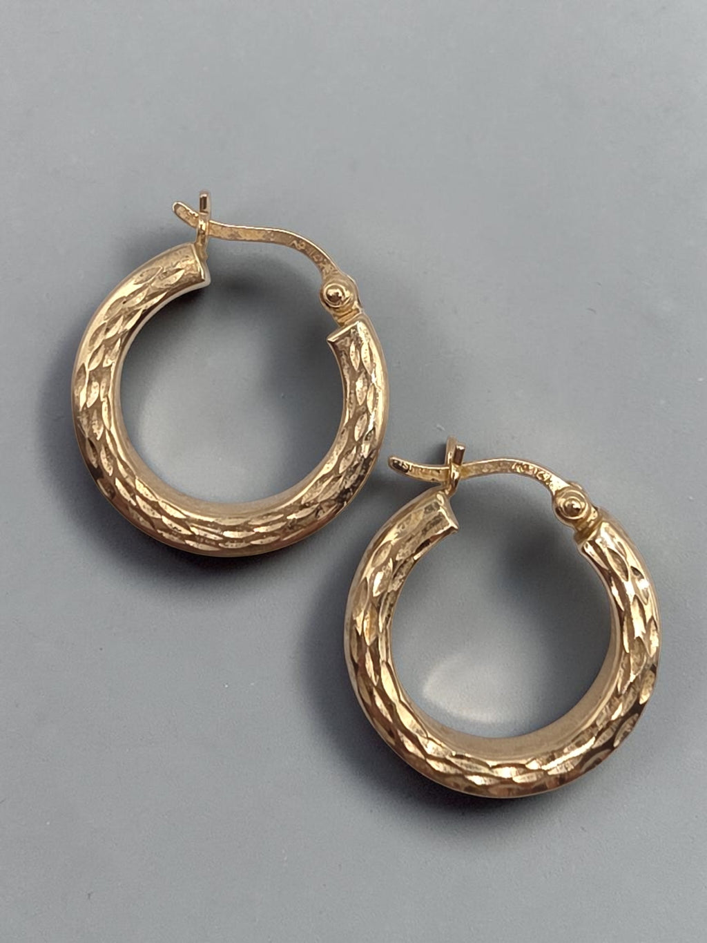 Michael Anthony Solid 14K Yellow Gold Diamond Cut Hoop Earrings Israel