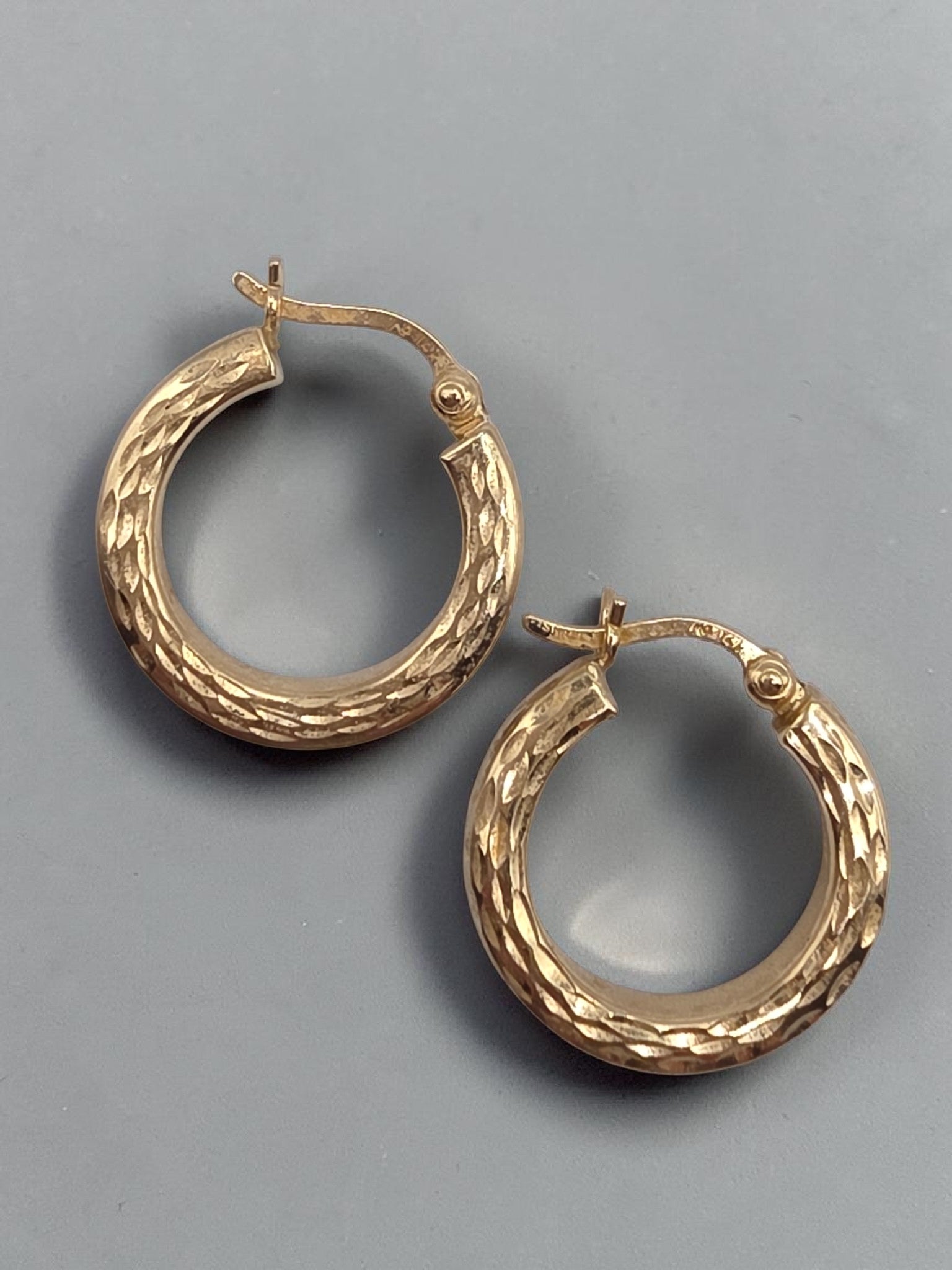 Michael Anthony Solid 14K Yellow Gold Diamond Cut Hoop Earrings Israel