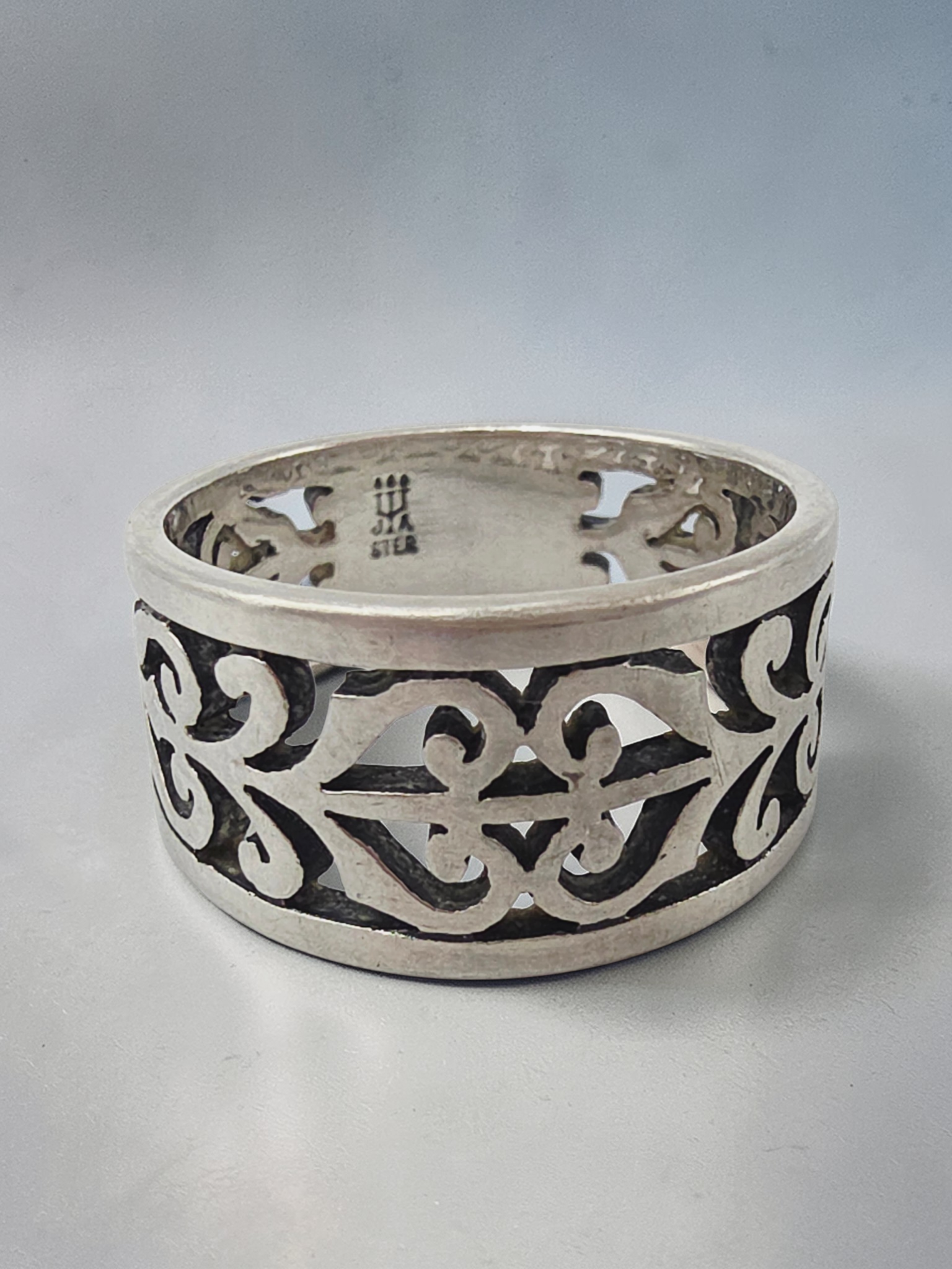RETIRED James Avery Adorned Open Filigree Scrollwork Sterling Silver Ring Size 6