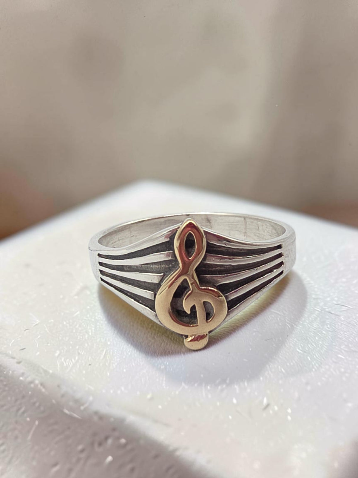 RETIRED James Avery Solid 14K Gold Treble Clef Sterling Silver Music Ring Size 8