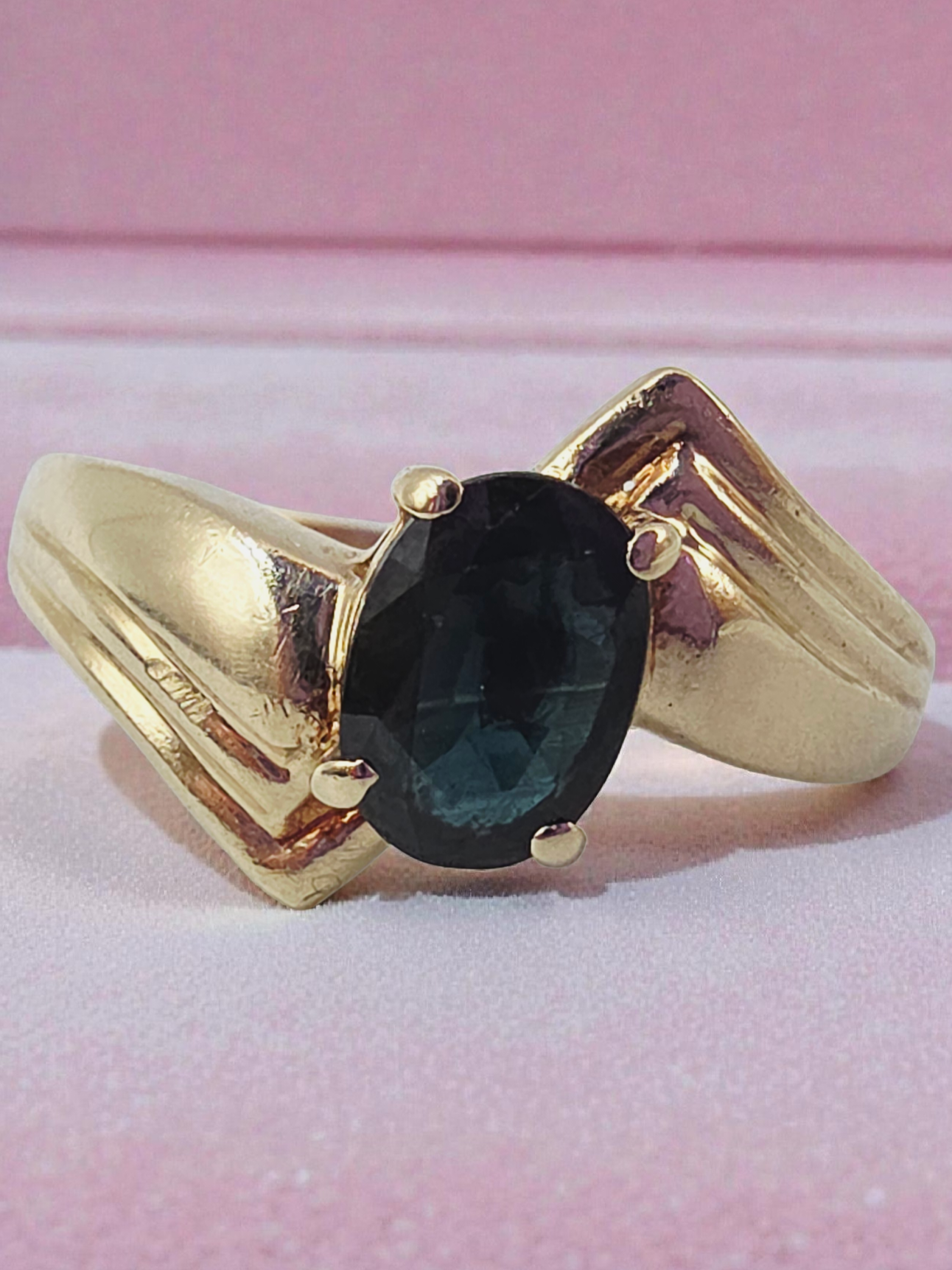 Solid 10K Yellow Gold Ring with Natural Blue Sapphire – Size 8