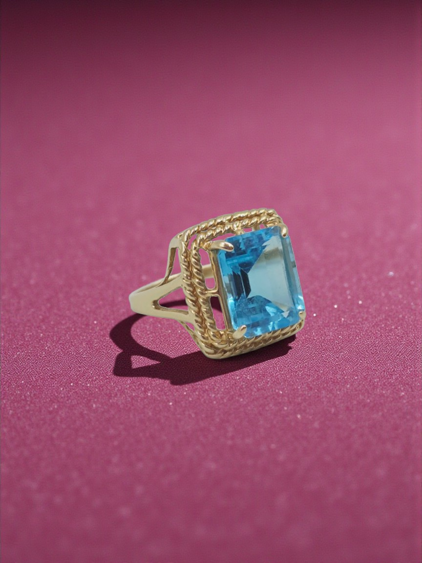Solid 10K yellow gold emerald cut blue topaz rope halo cocktail ring size 7