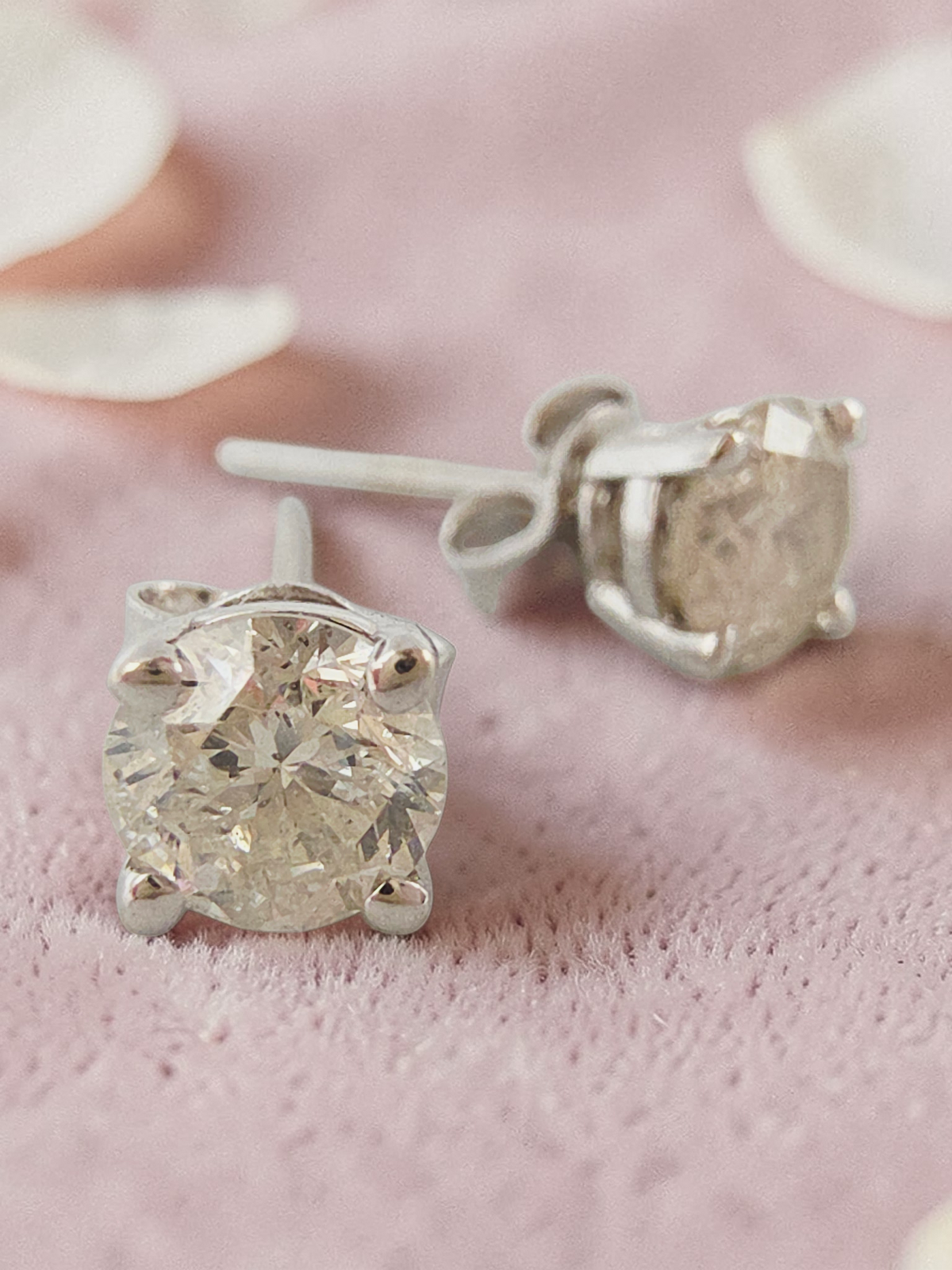 Solid 14K White Gold Diamond Stud Earrings Round Brilliant