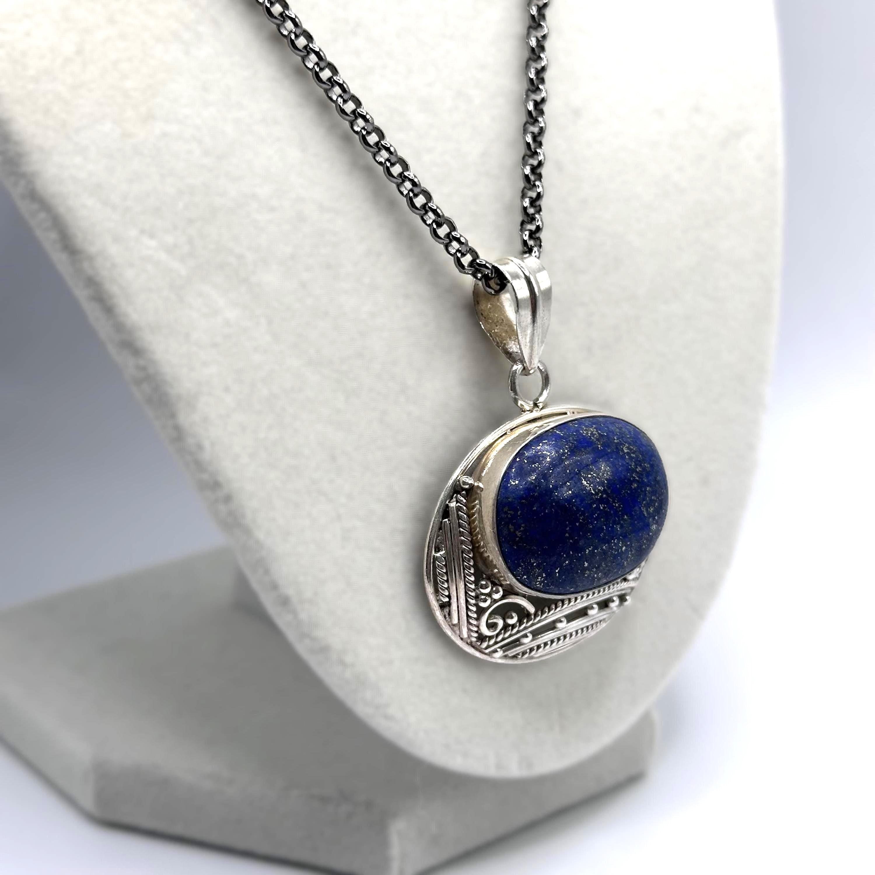 Sparkly Blue Stone Sterling Silver Pendant Necklace (18.5")