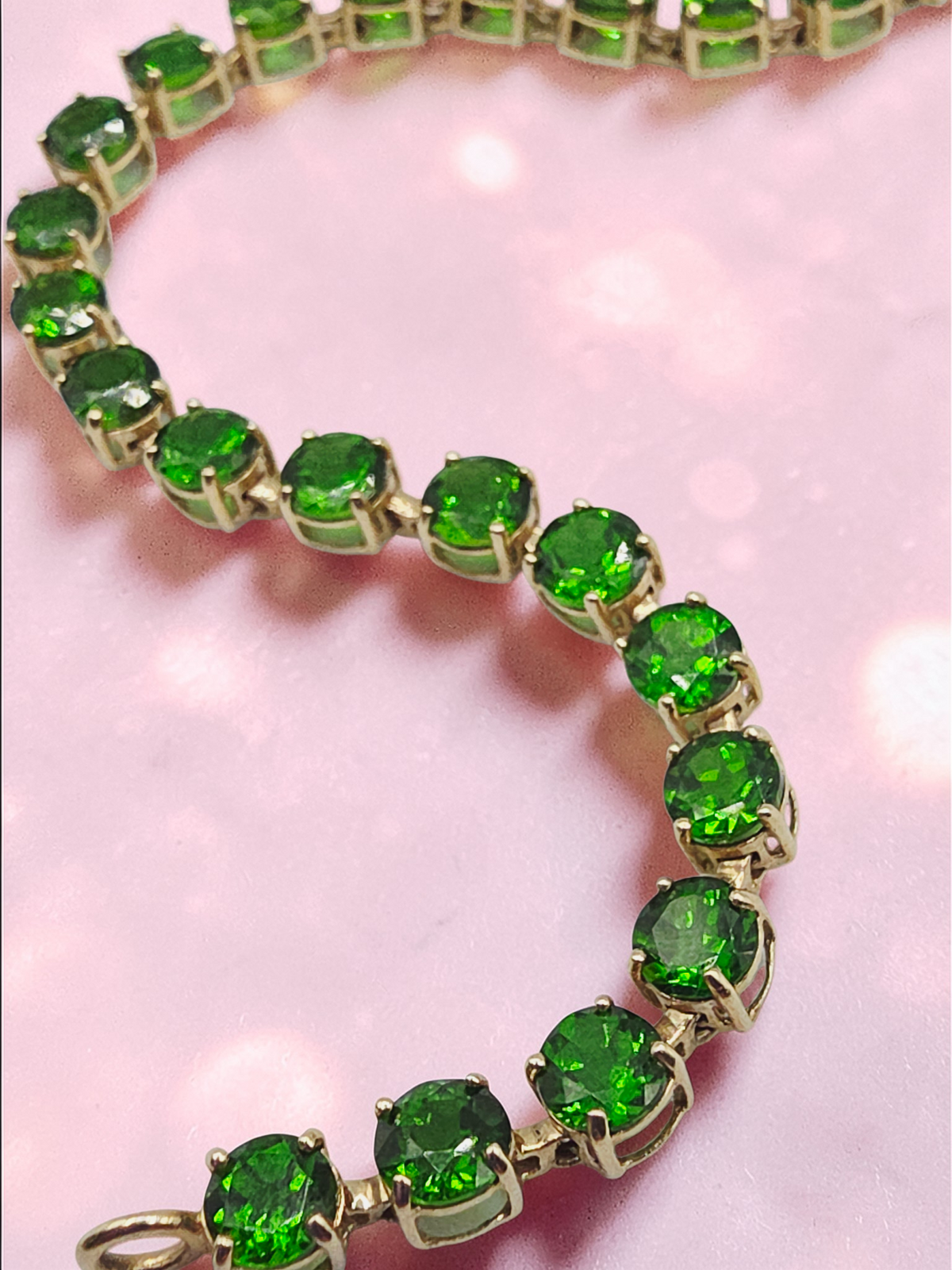 TH Solid 10K Yellow Gold Tennis Bracelet Set with a Continuous Line of Round Green Chrome Diopside in Four Prong Settings