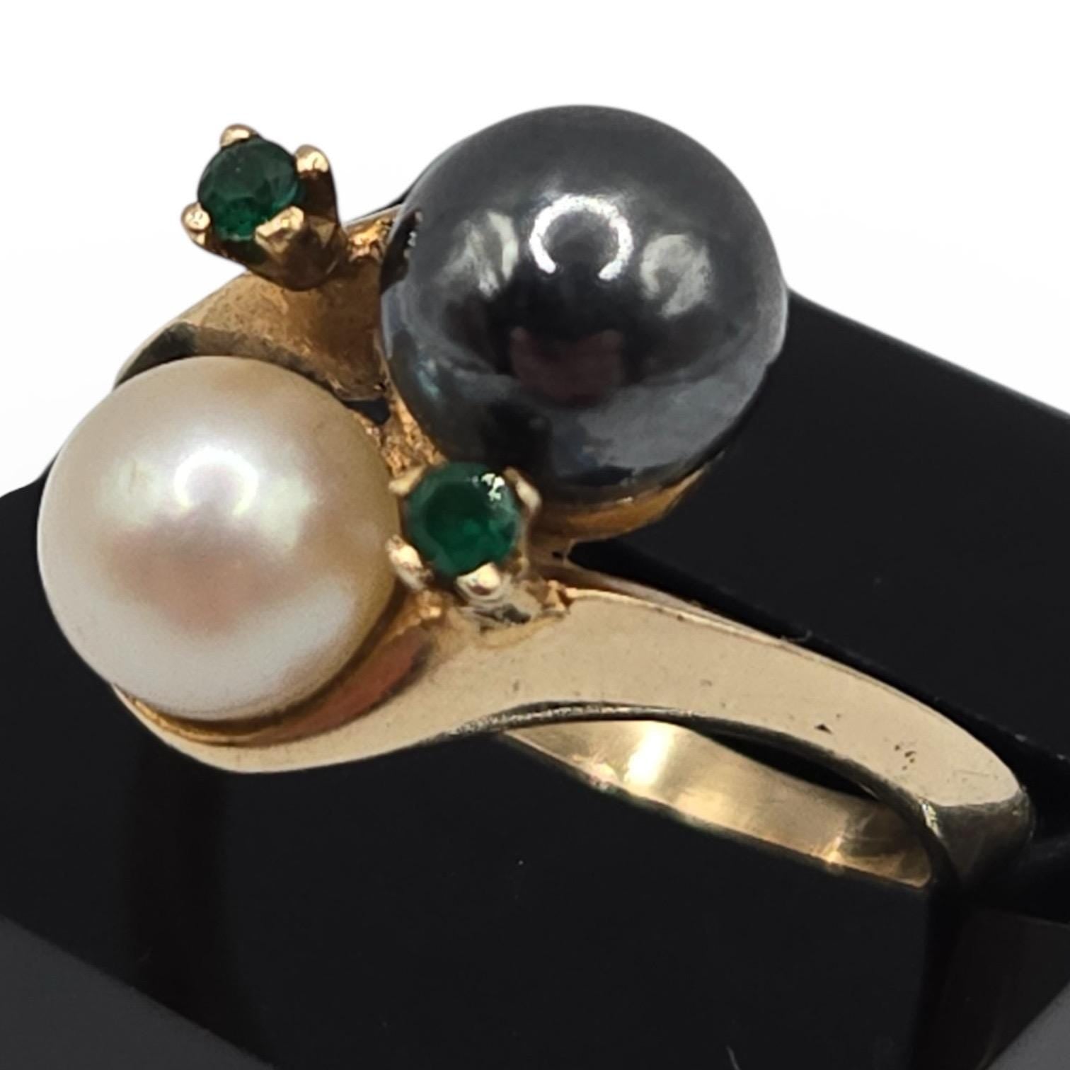 Vintage 14k Gold Pearl and Black Pearl with Emeralds Size 5.75