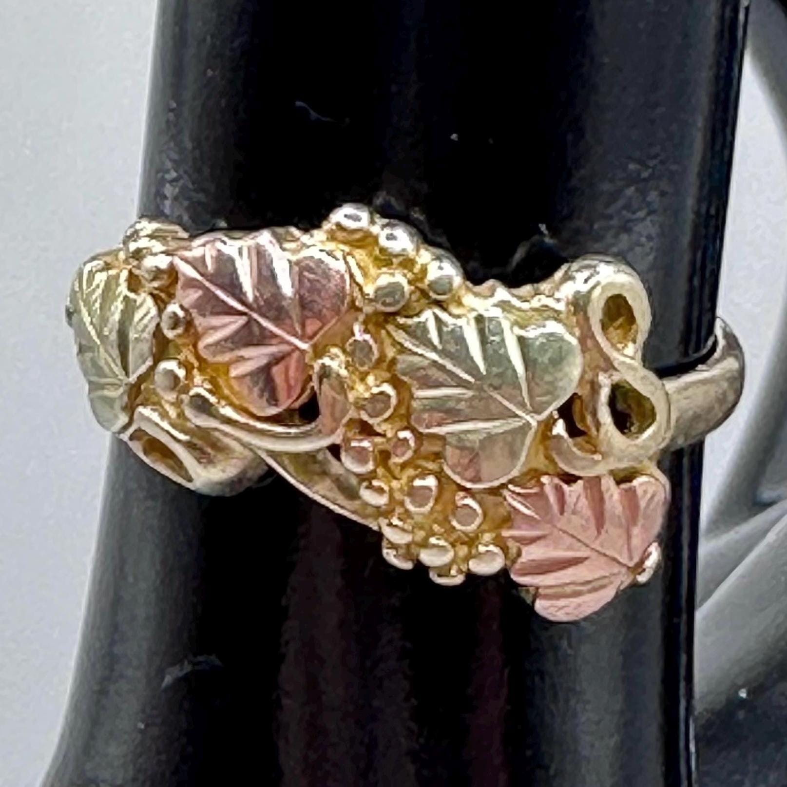 Vintage Black Hills Gold 10K Gold Multi Color Leaf Ring Size 6.75