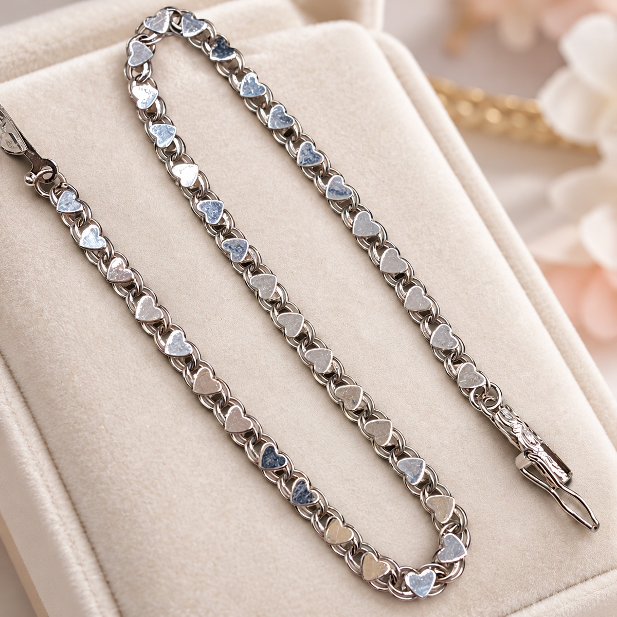 Vintage OroAmerica Solid 14K White Gold Bracelet with Alternating Heart Links and Double Round Links