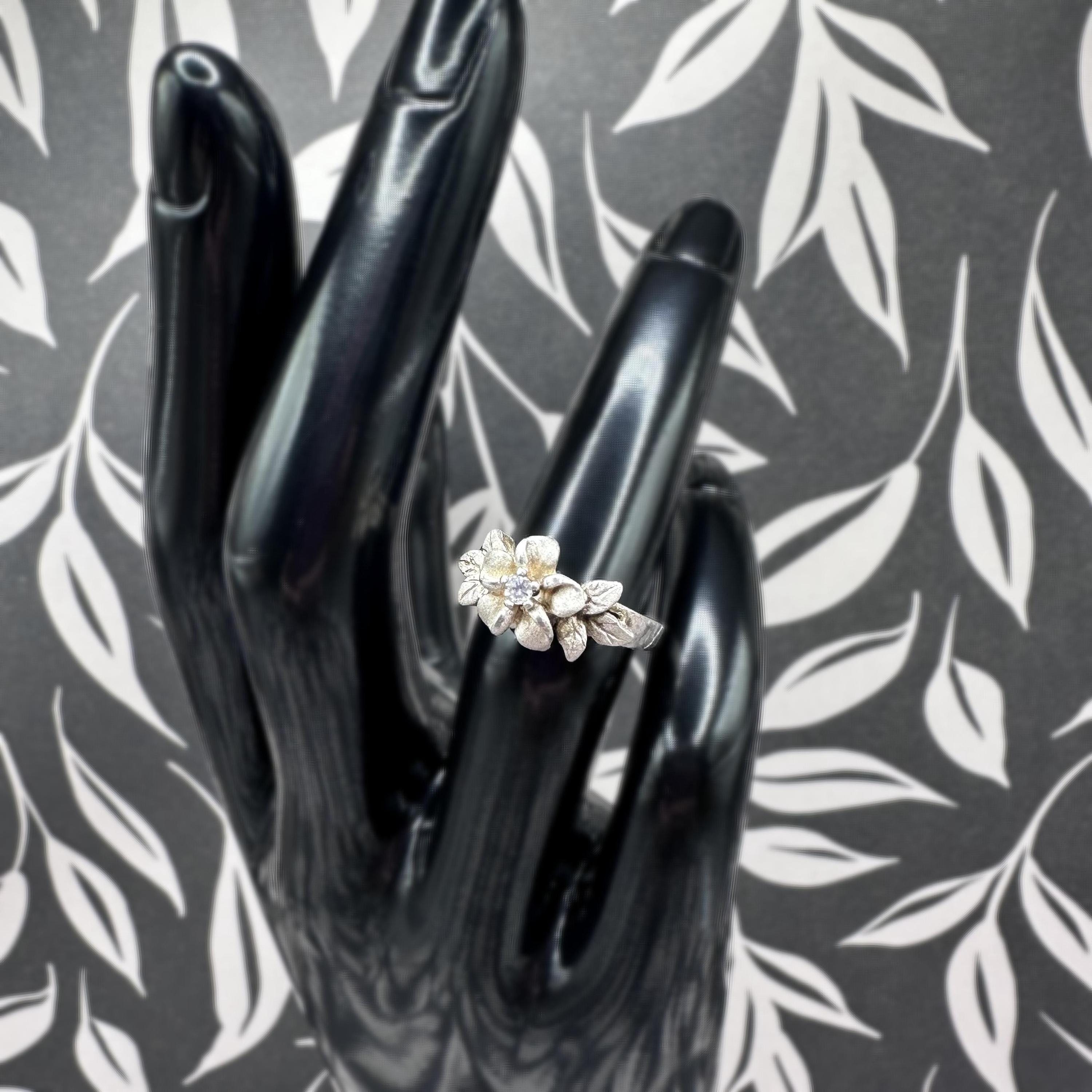 Sterling Silver Flower Ring with Clear Gemstone – Size 4.75