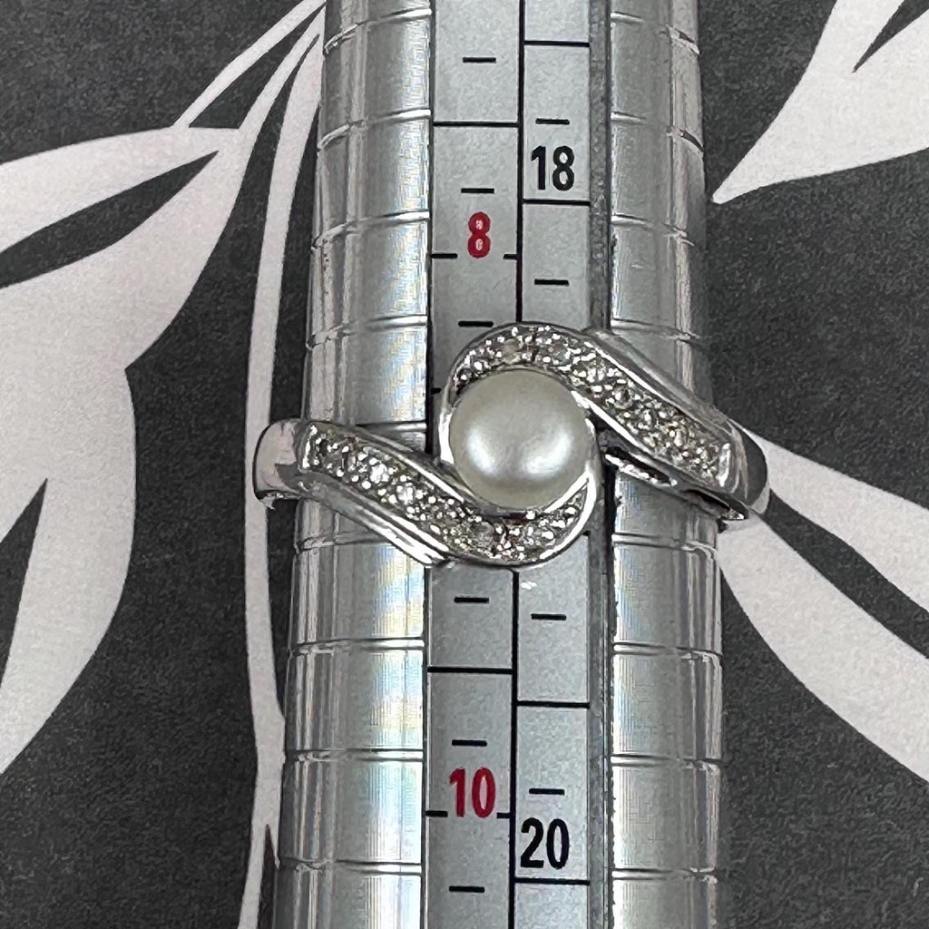 Vintage Sterling Silver Pearl Ring with Diamond Accents Size 9