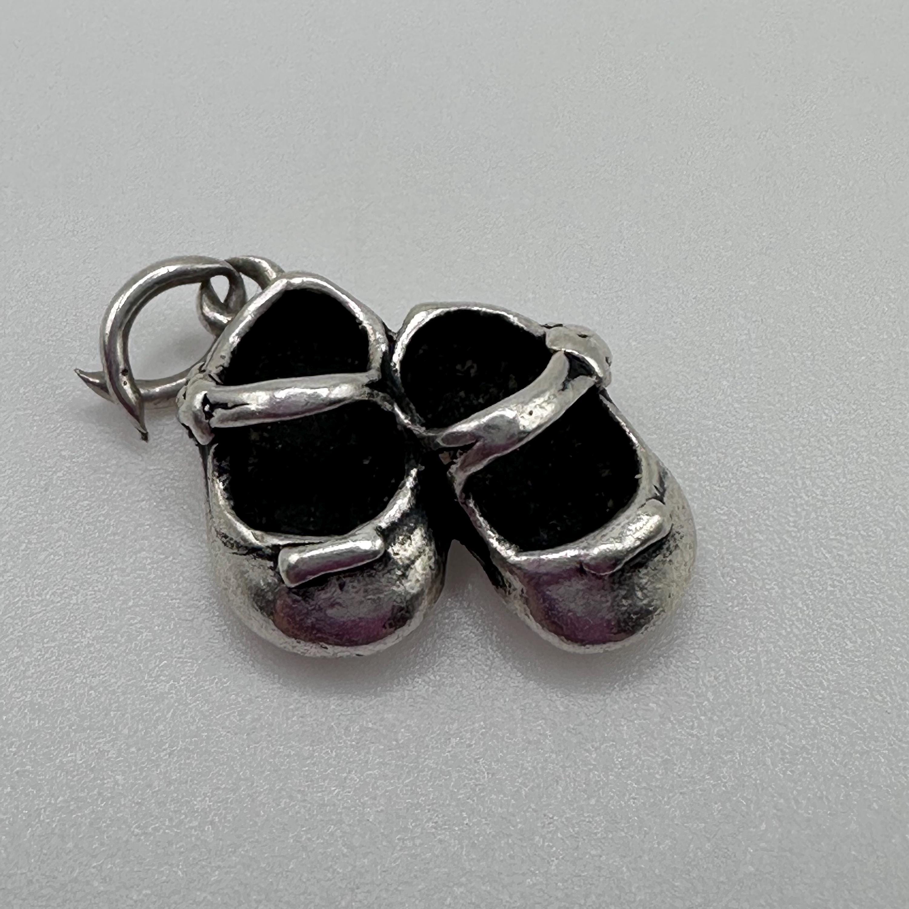 James Avery Lil Girl Baby Shoes 925 Sterling Silver Charm Pendant