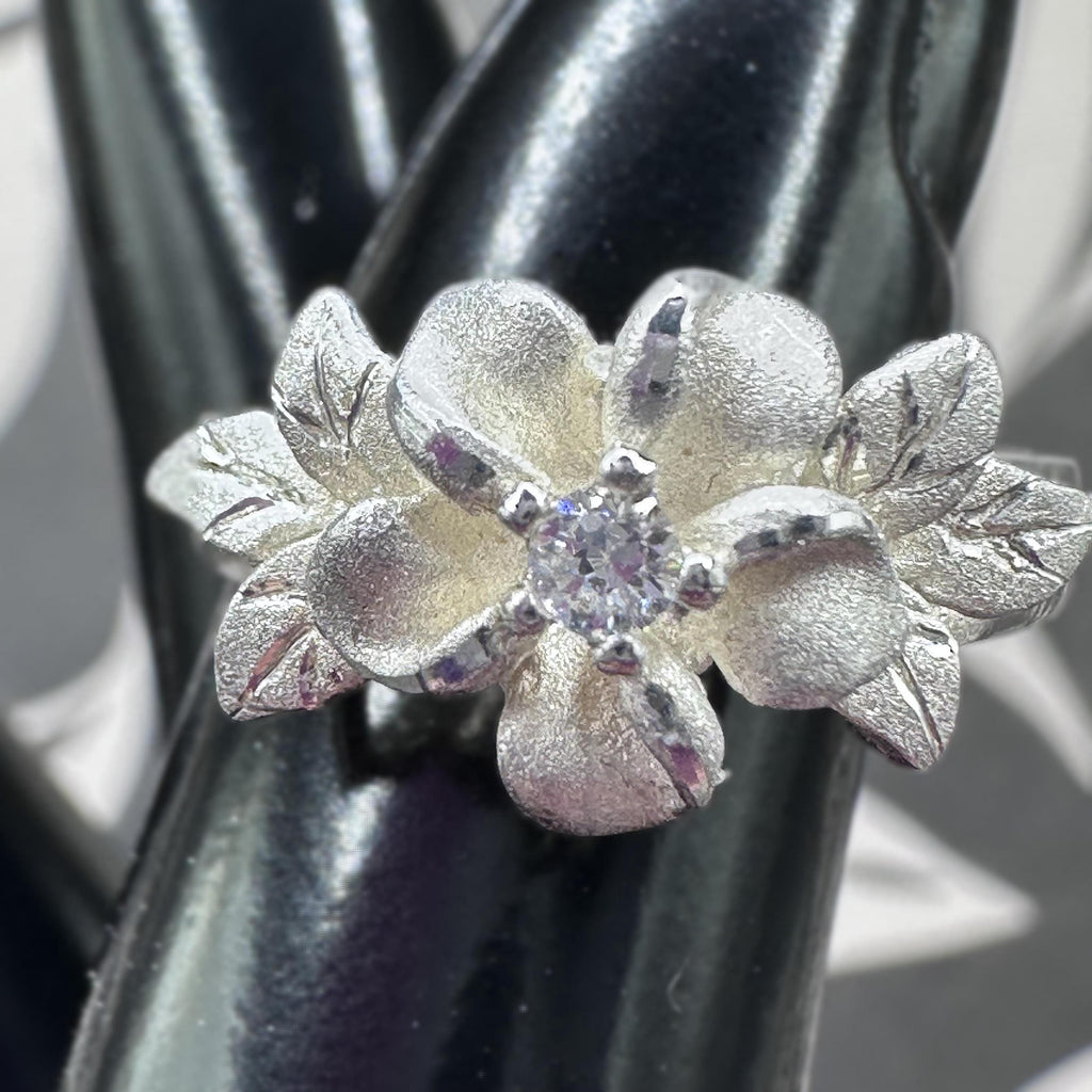 Sterling Silver Flower Ring with Clear Gemstone – Size 4.75