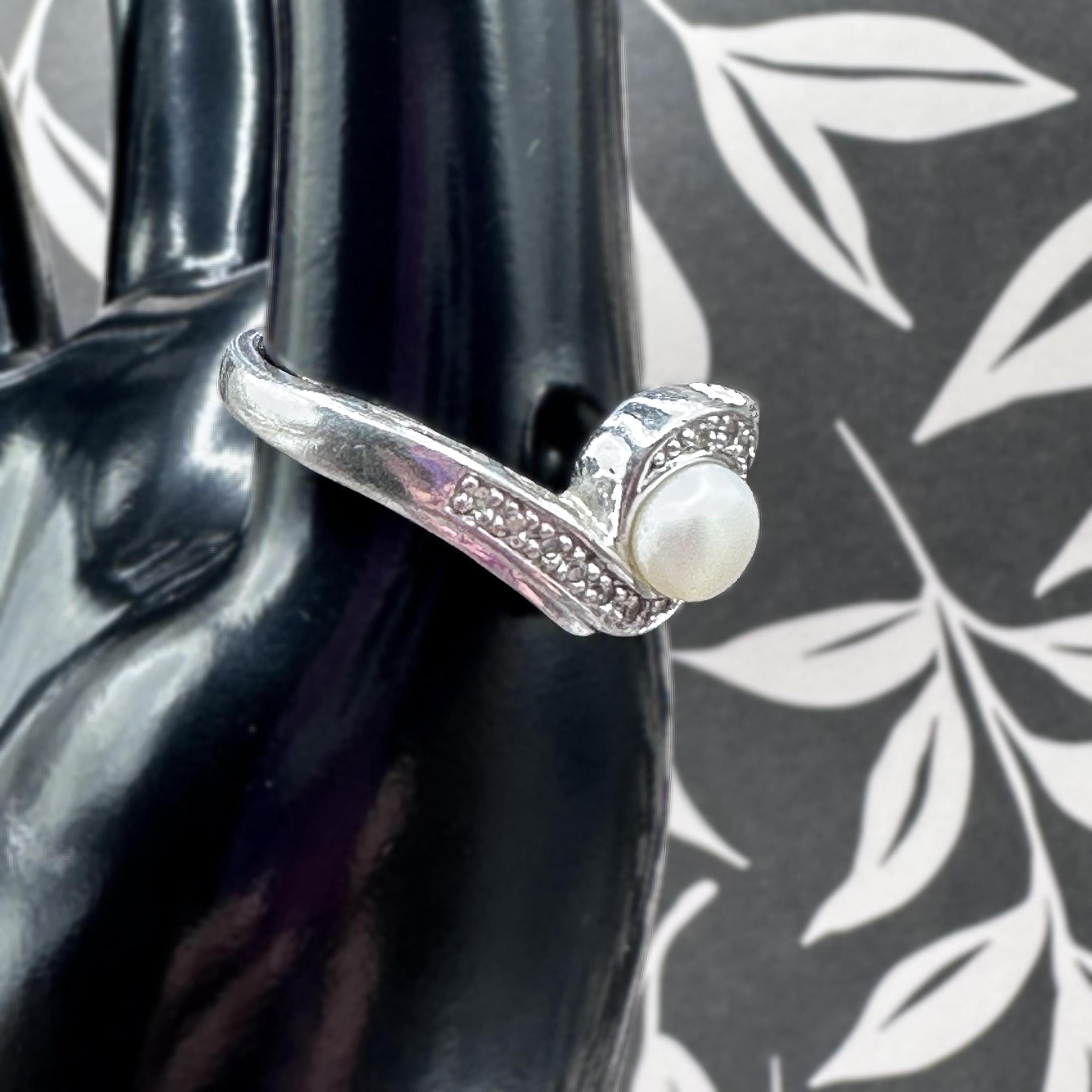 Vintage Sterling Silver Pearl Ring with Diamond Accents Size 9