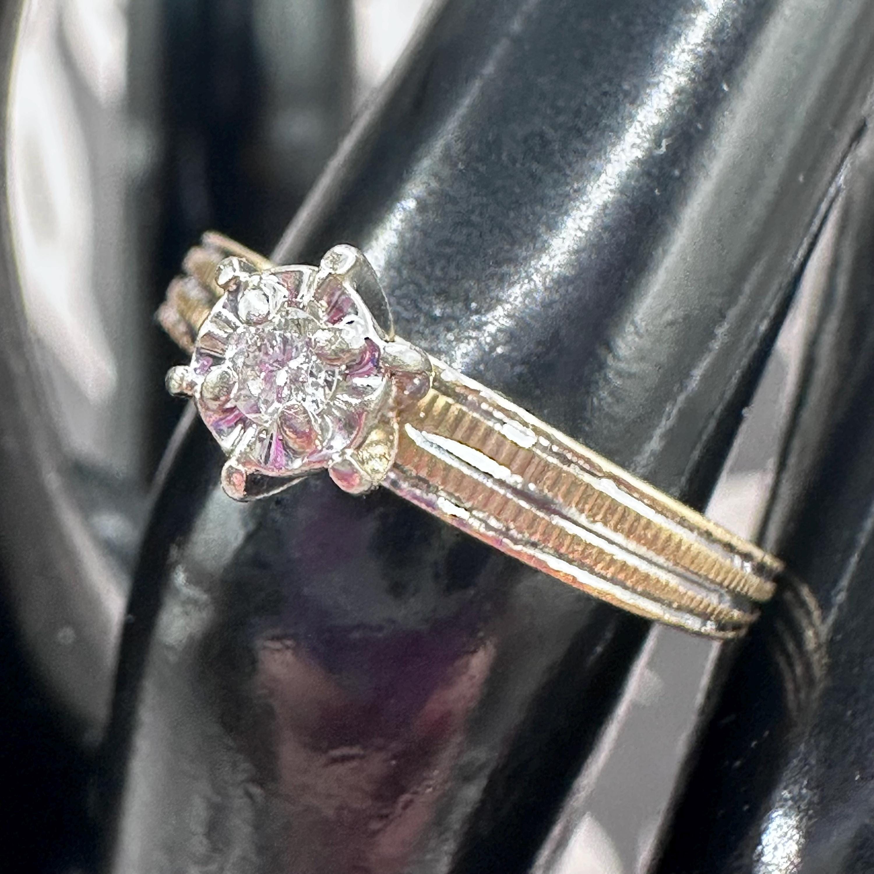 Vintage 14K Gold Diamond Ring Size 5