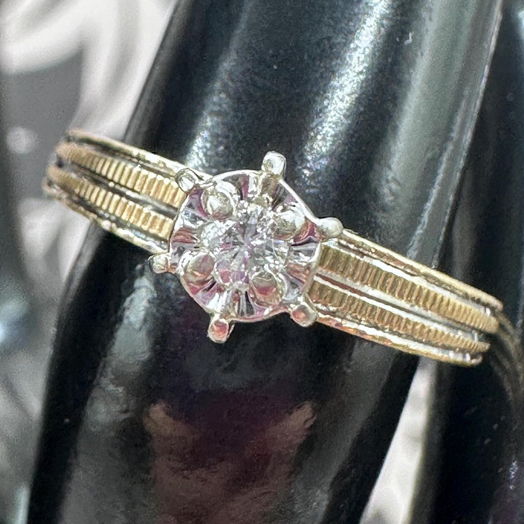 Vintage 14K Gold Diamond Ring Size 5