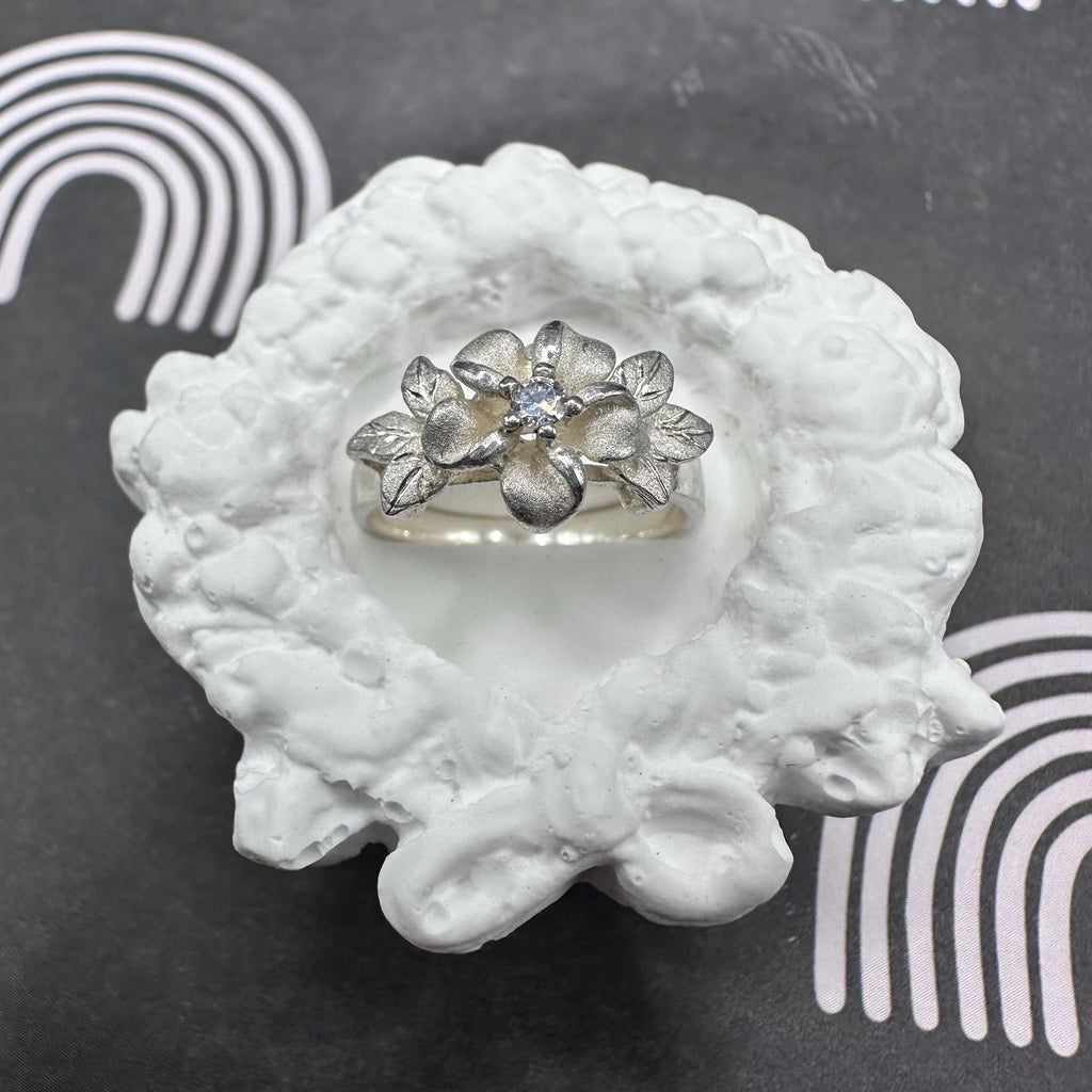 Sterling Silver Flower Ring with Clear Gemstone – Size 4.75