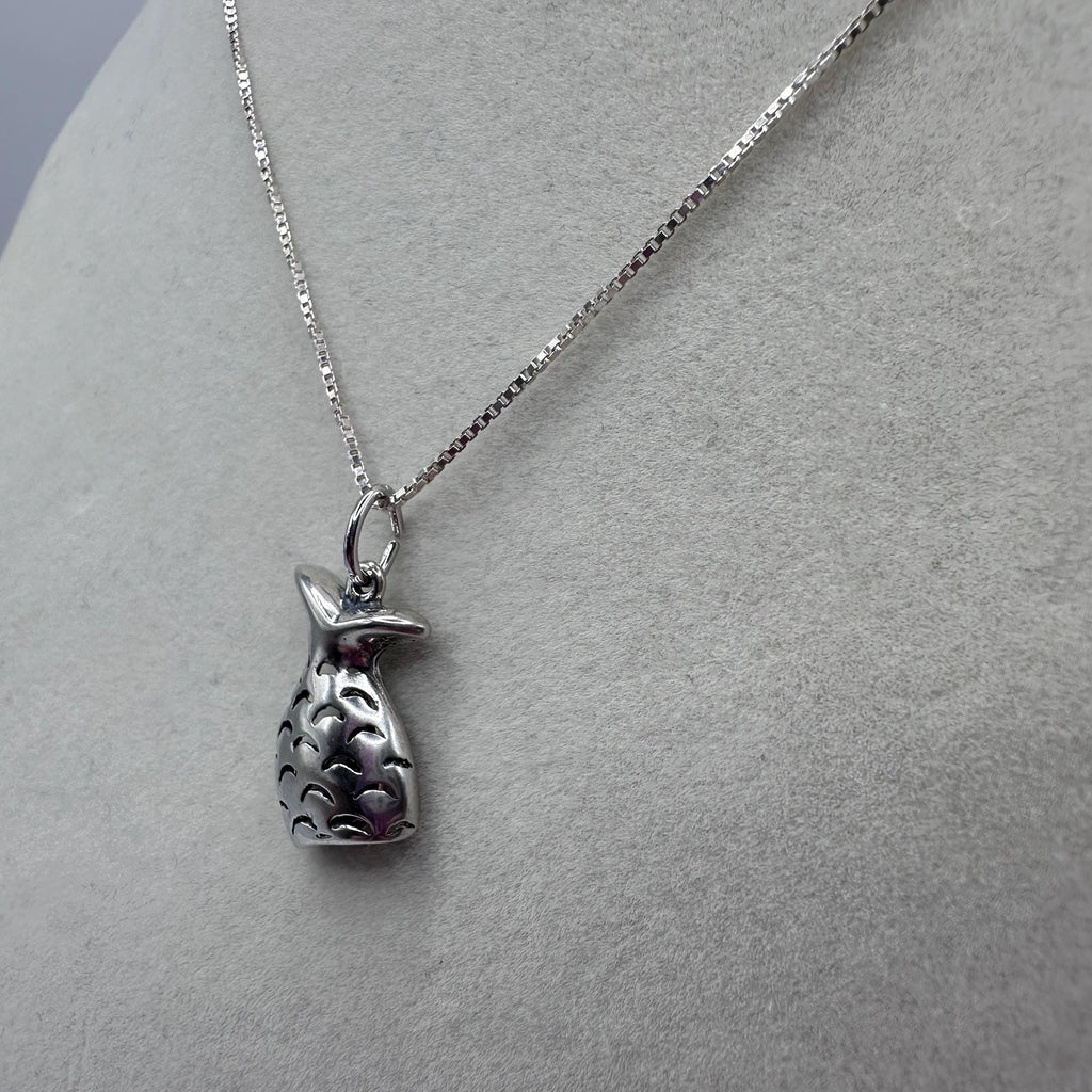 925 Sterling Silver Mermaid Tail Pendant Necklace - 17.5 inch