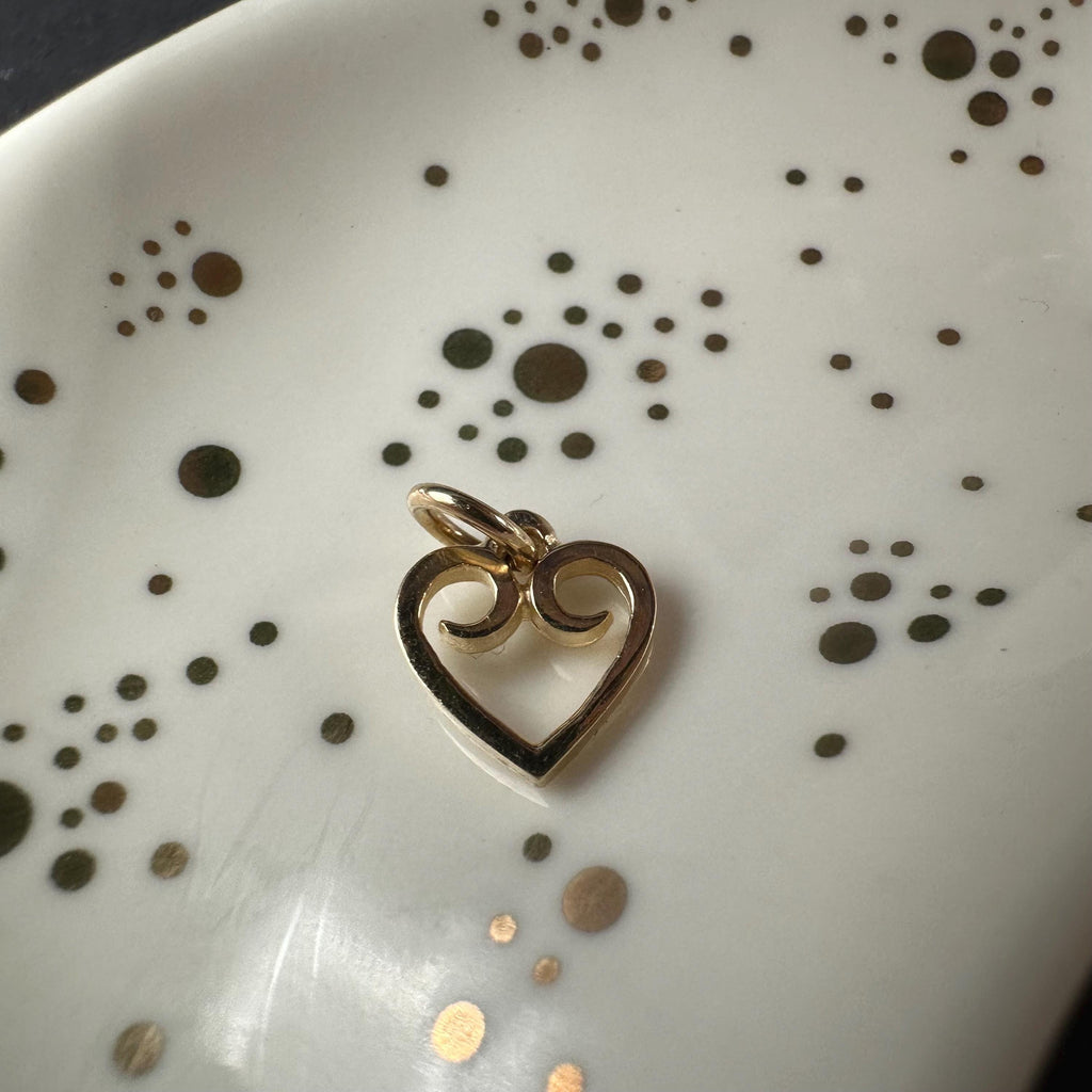 Retired James Avery Solid 14K Yellow Gold Open Heart Scroll Charm Pendant