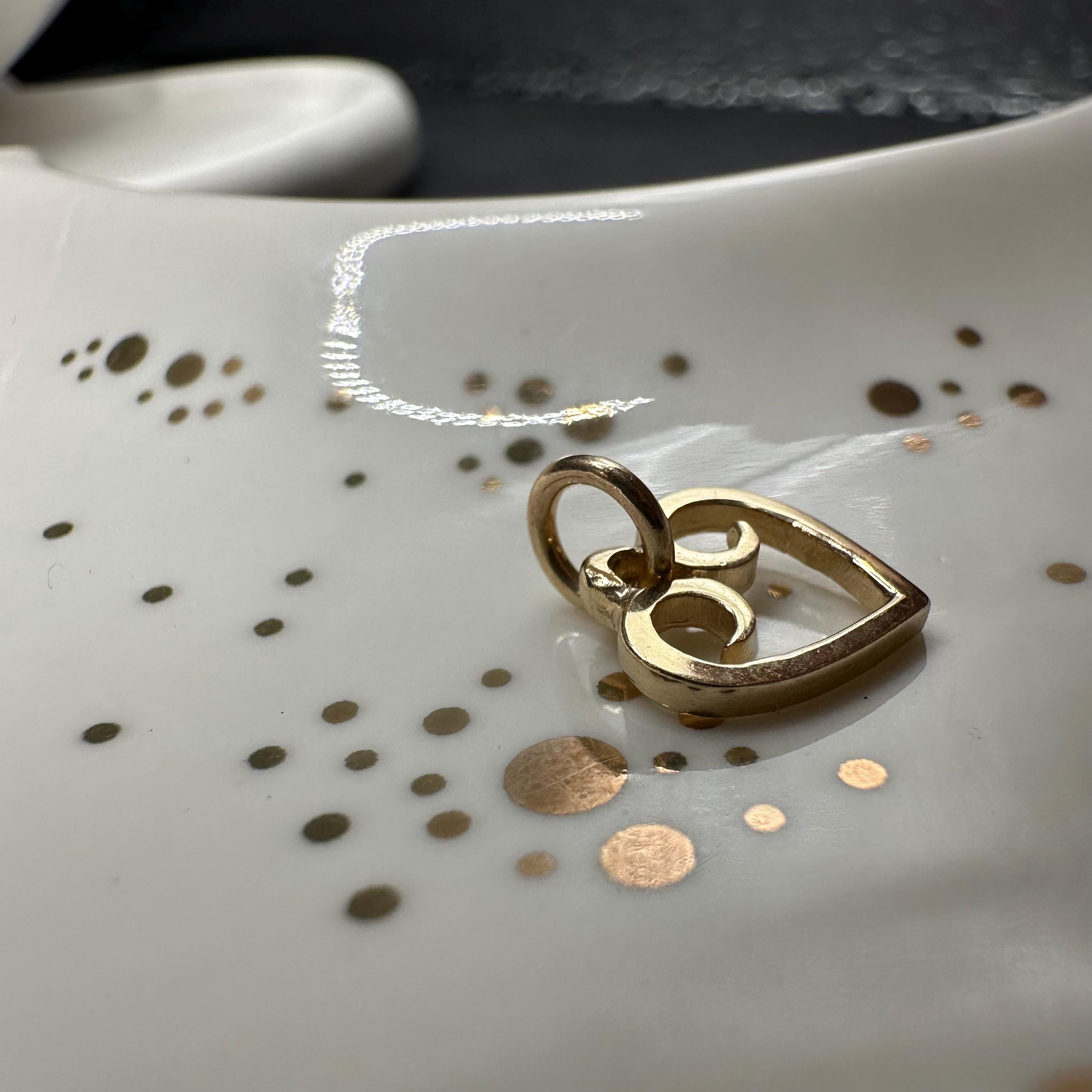 Retired James Avery Solid 14K Yellow Gold Open Heart Scroll Charm Pendant