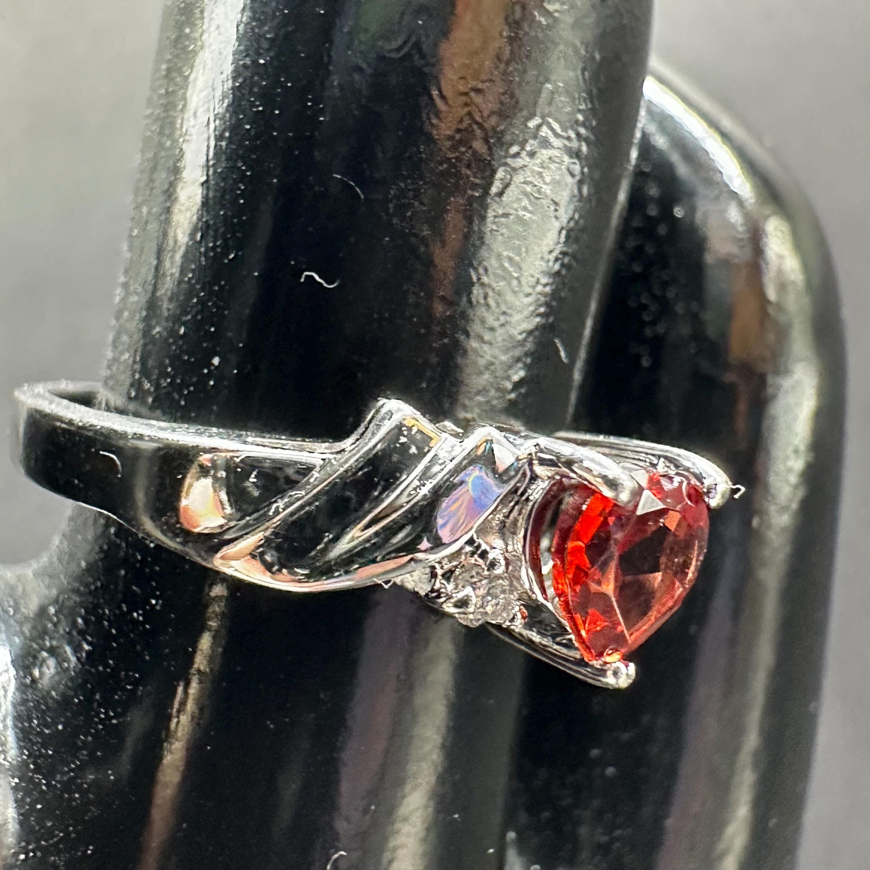Solid 10K White Gold Ring with Heart Cut Garnet & Diamond Ring Accents - Size 6