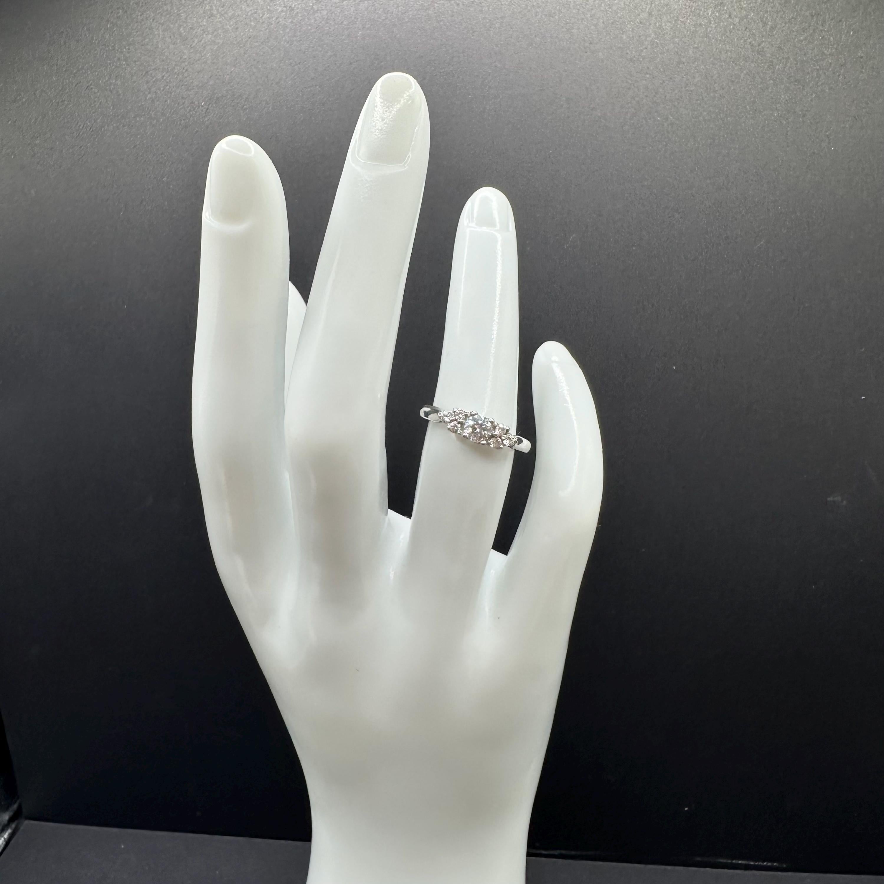 Solid 10K White Gold Ring with Gemstone Cluster – Size 5.25