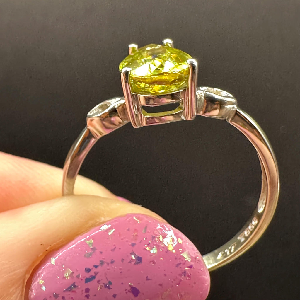TGGC Solid 10K White Gold Ring with Natural Sphene & White Topaz Accents Size 8