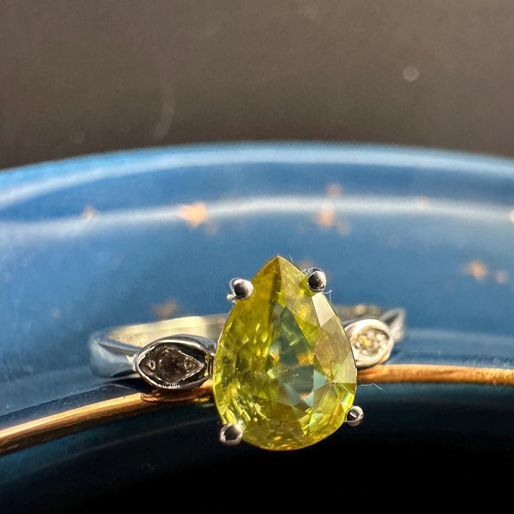 TGGC Solid 10K White Gold Ring with Natural Sphene & White Topaz Accents Size 8