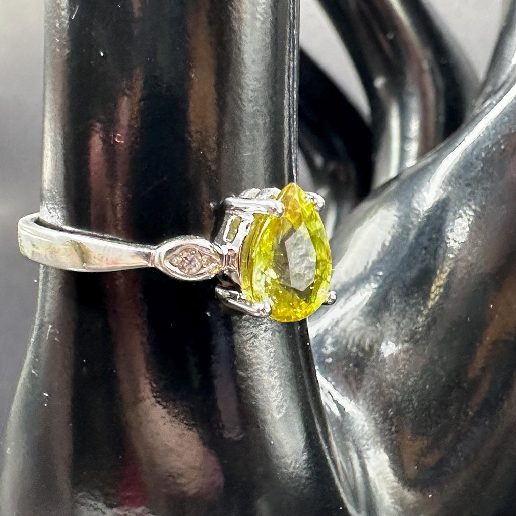 TGGC Solid 10K White Gold Ring with Natural Sphene & White Topaz Accents Size 8