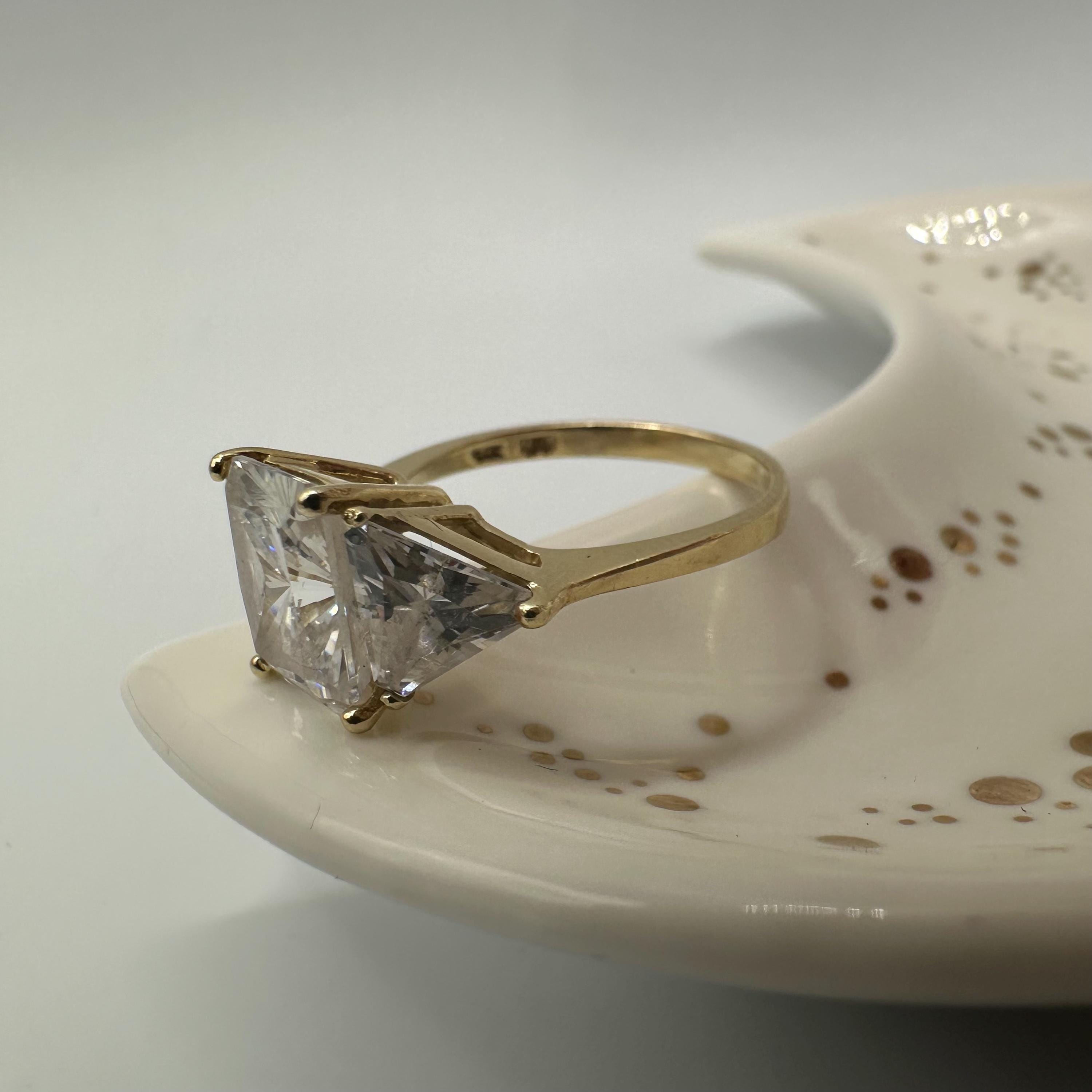 Solid 14K Yellow Gold Three-Stone CZ Ring – Size 6