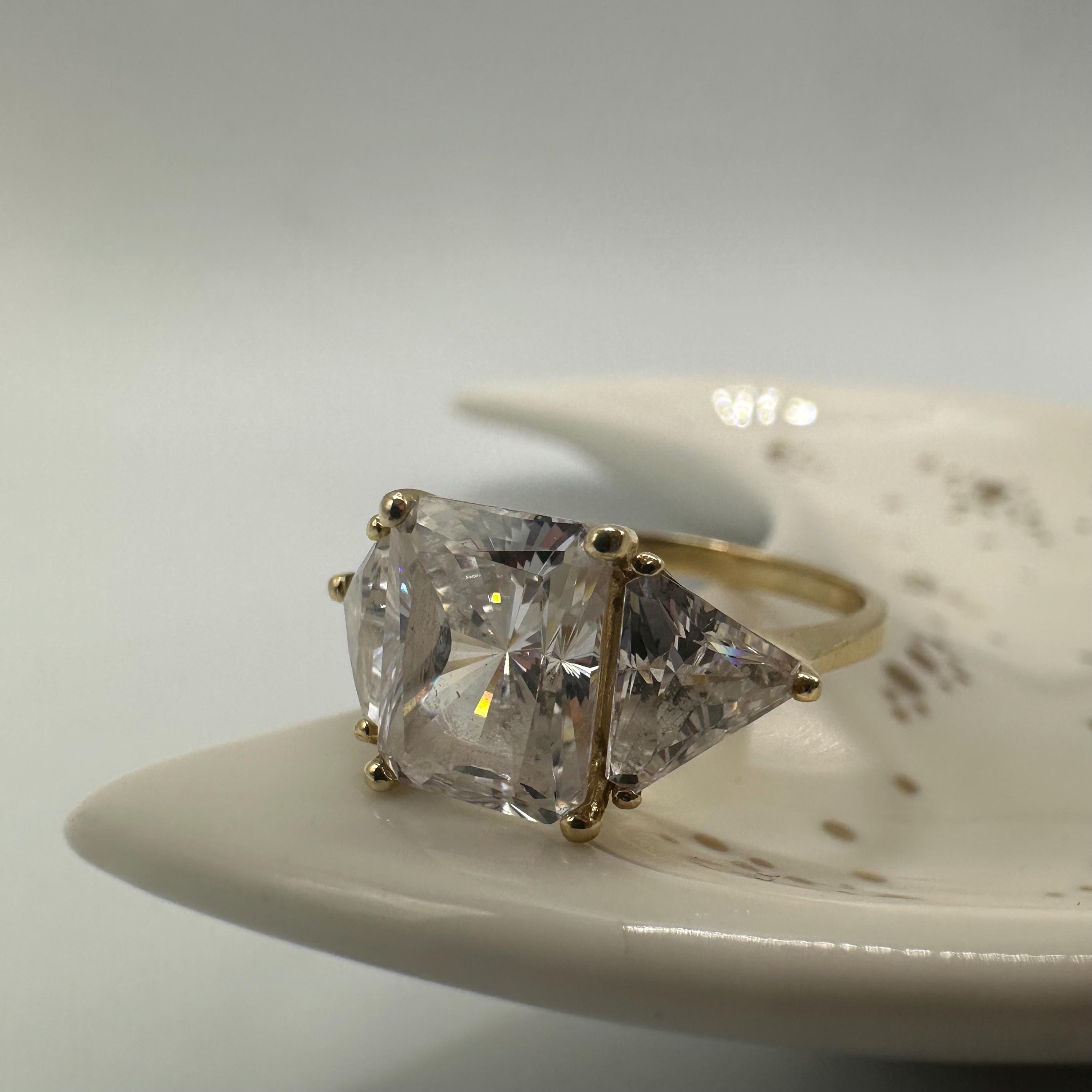 Solid 14K Yellow Gold Three-Stone CZ Ring – Size 6
