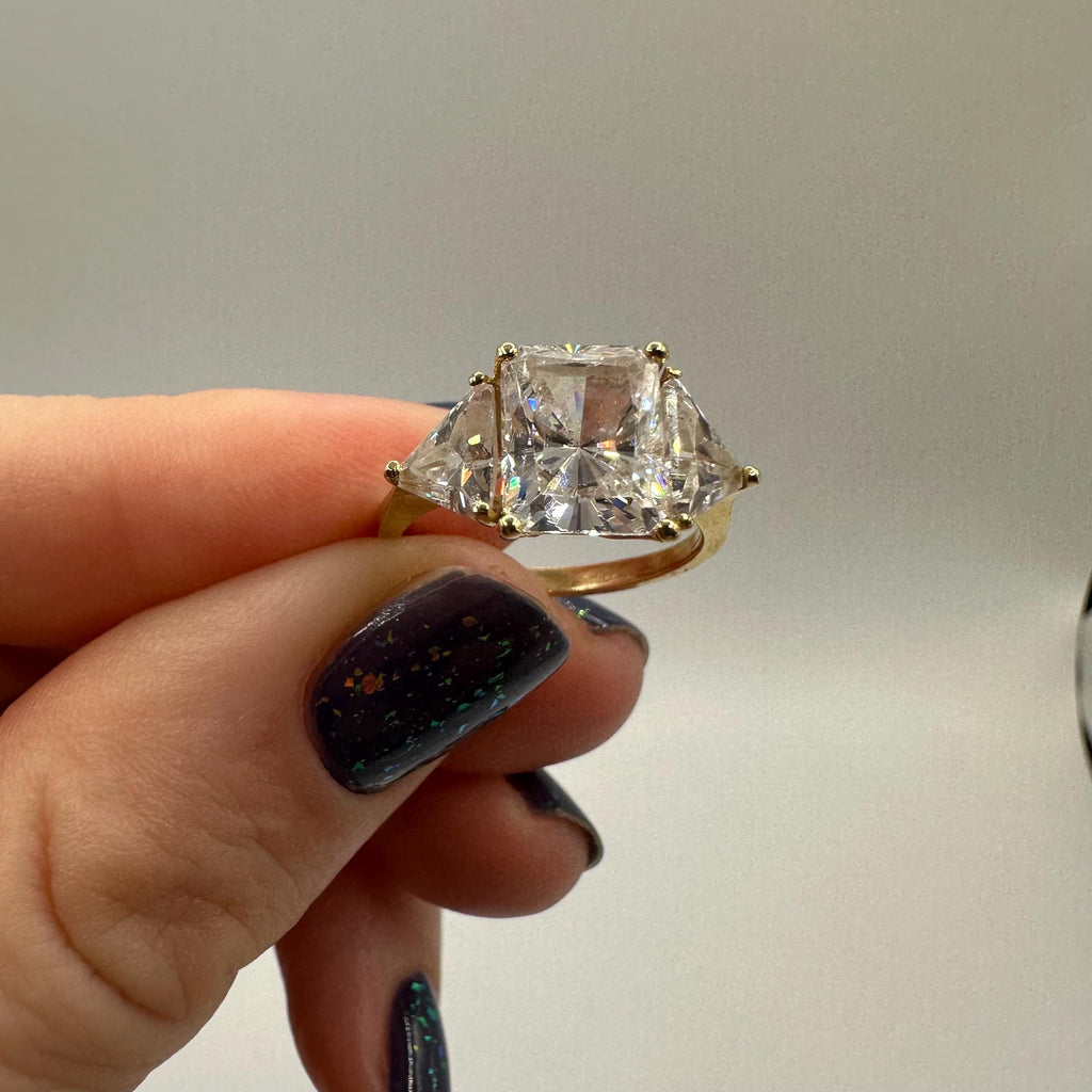 Solid 14K Yellow Gold Three-Stone CZ Ring – Size 6