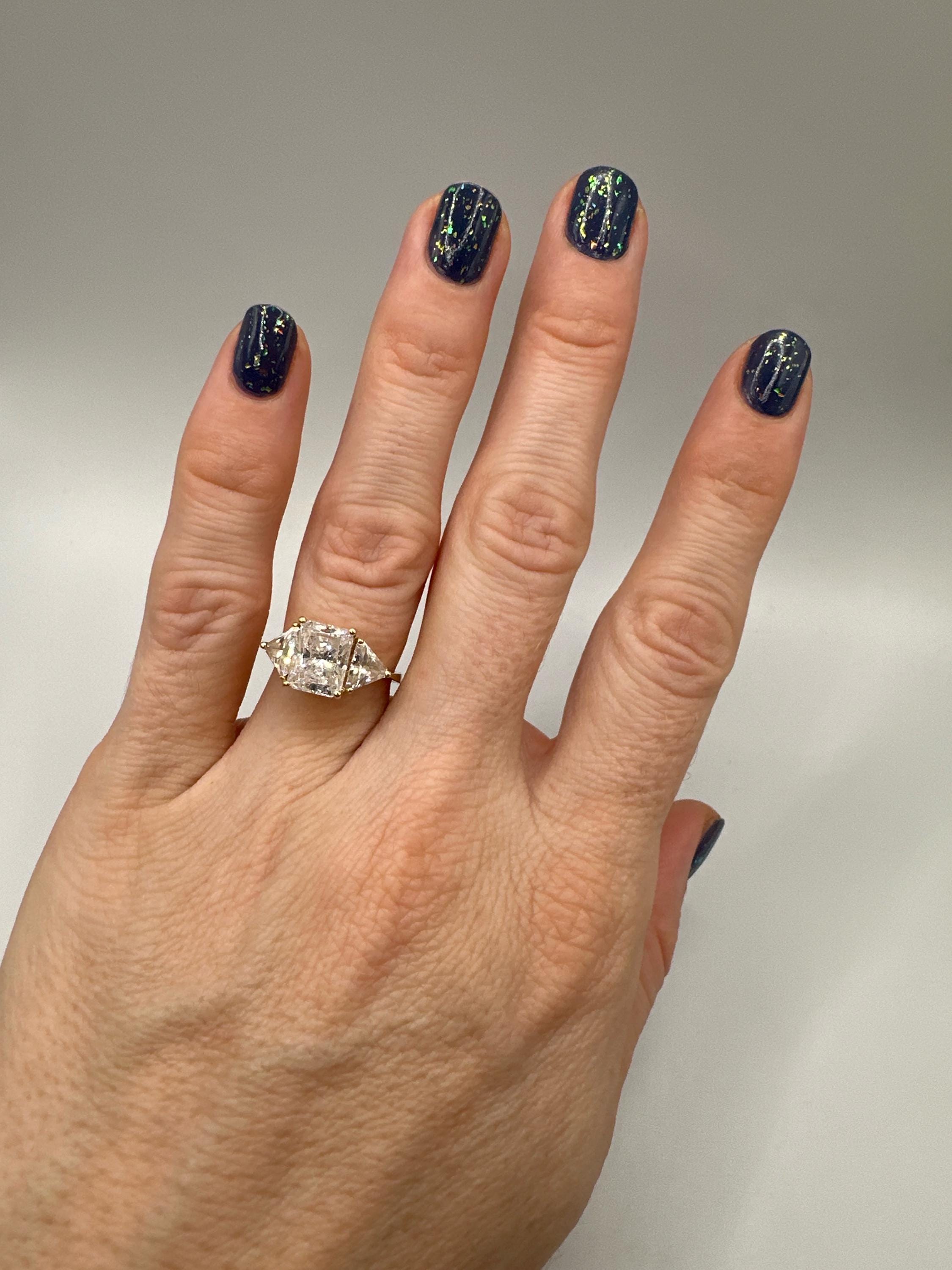 Solid 14K Yellow Gold Three-Stone CZ Ring – Size 6