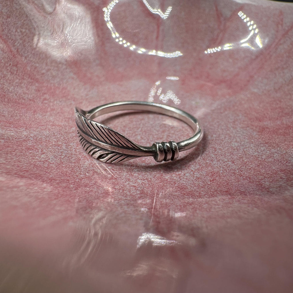 James Avery Delicate Feather Sterling Silver 925 Ring Size 7 RETIRED