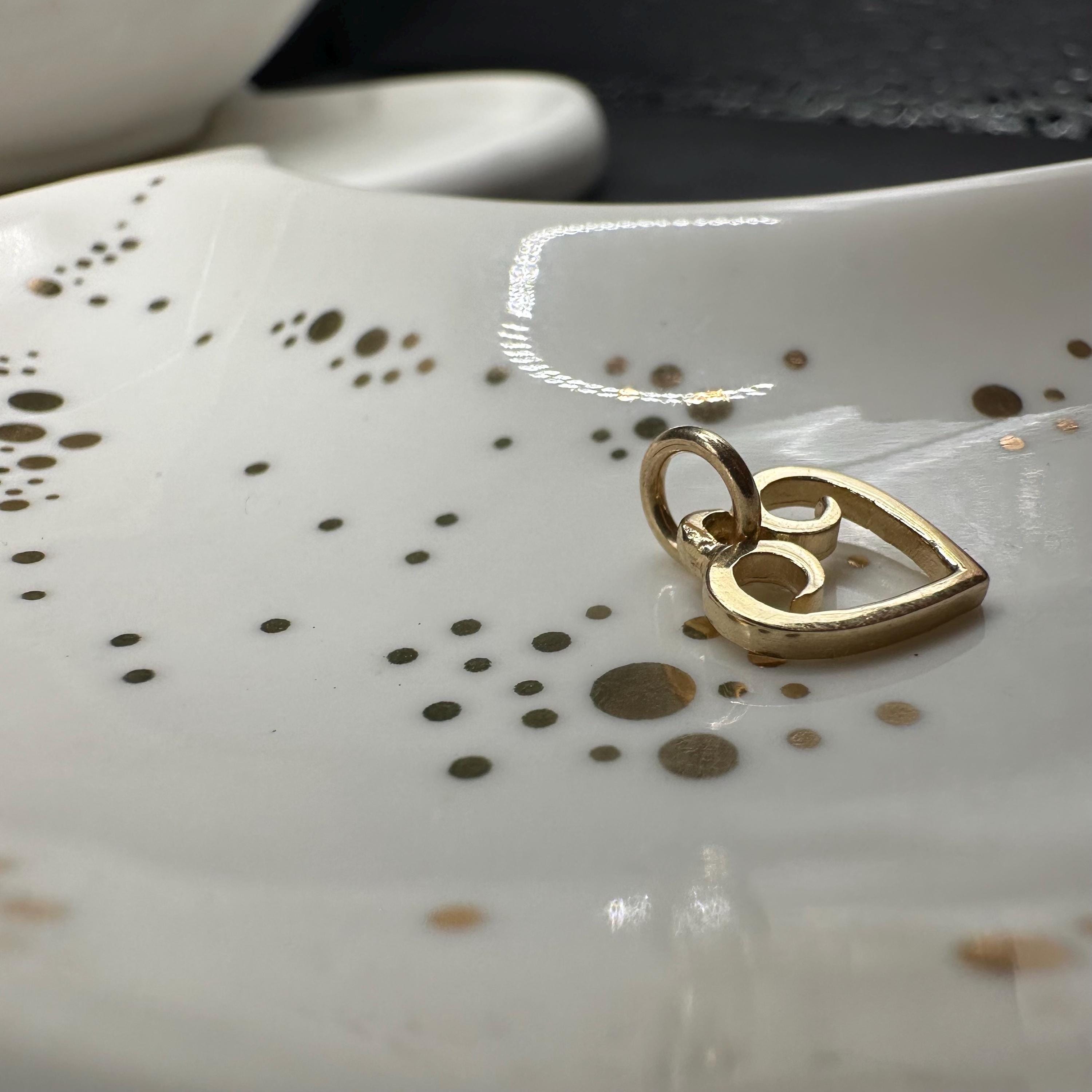 Retired James Avery Solid 14K Yellow Gold Open Heart Scroll Charm Pendant