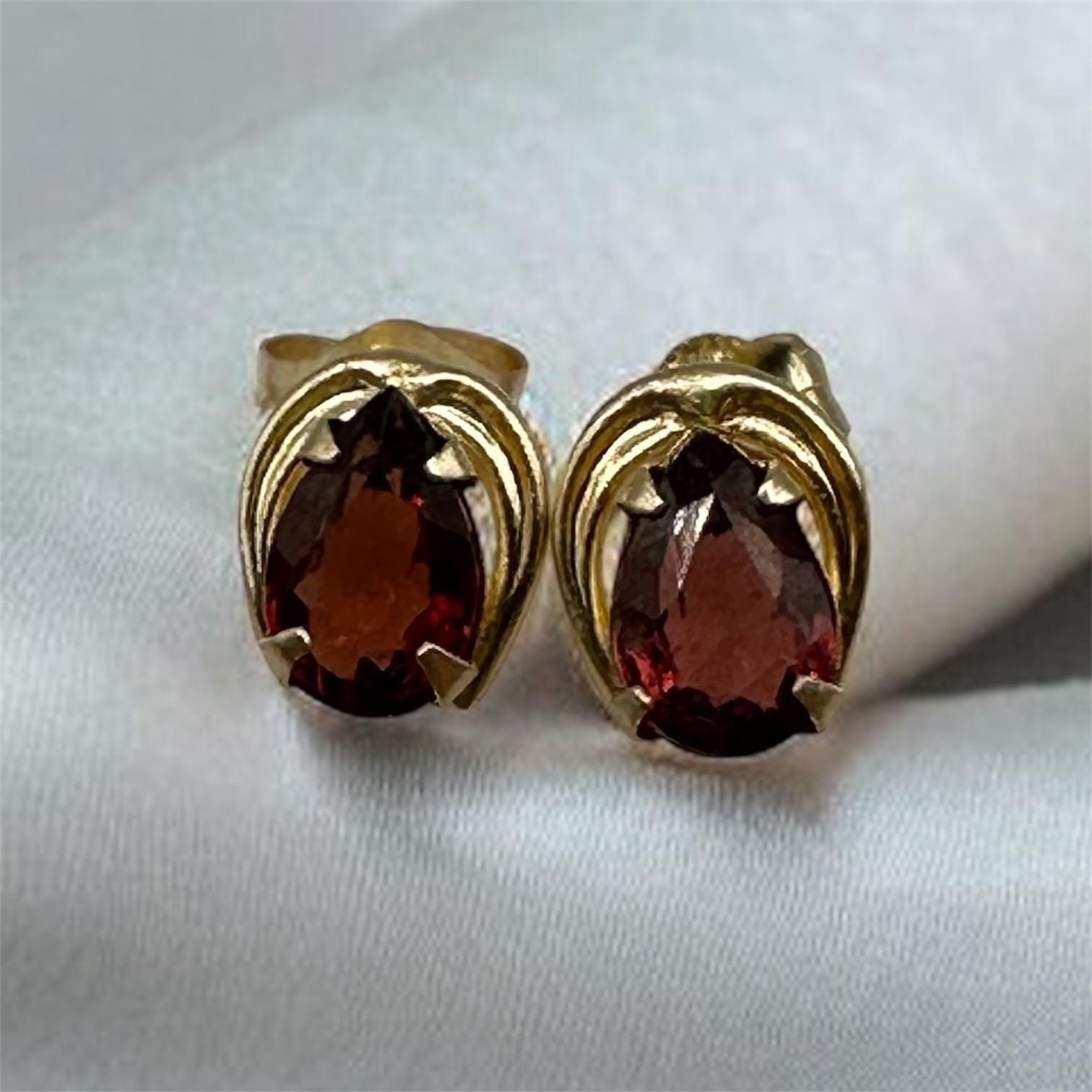 Solid 14K Yellow Gold Stud Earrings with Pear-Cut Burgundy Gemstones