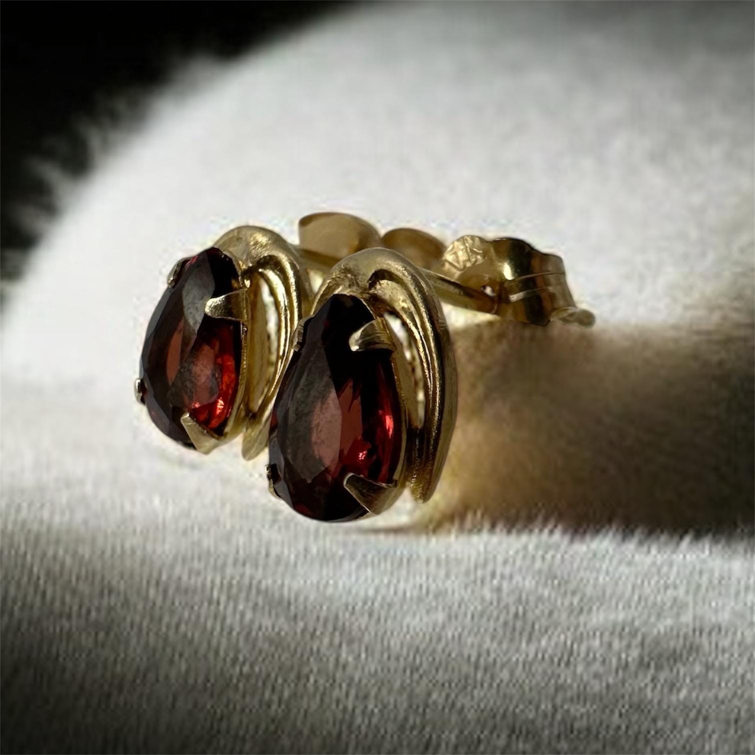 Solid 14K Yellow Gold Stud Earrings with Pear-Cut Burgundy Gemstones
