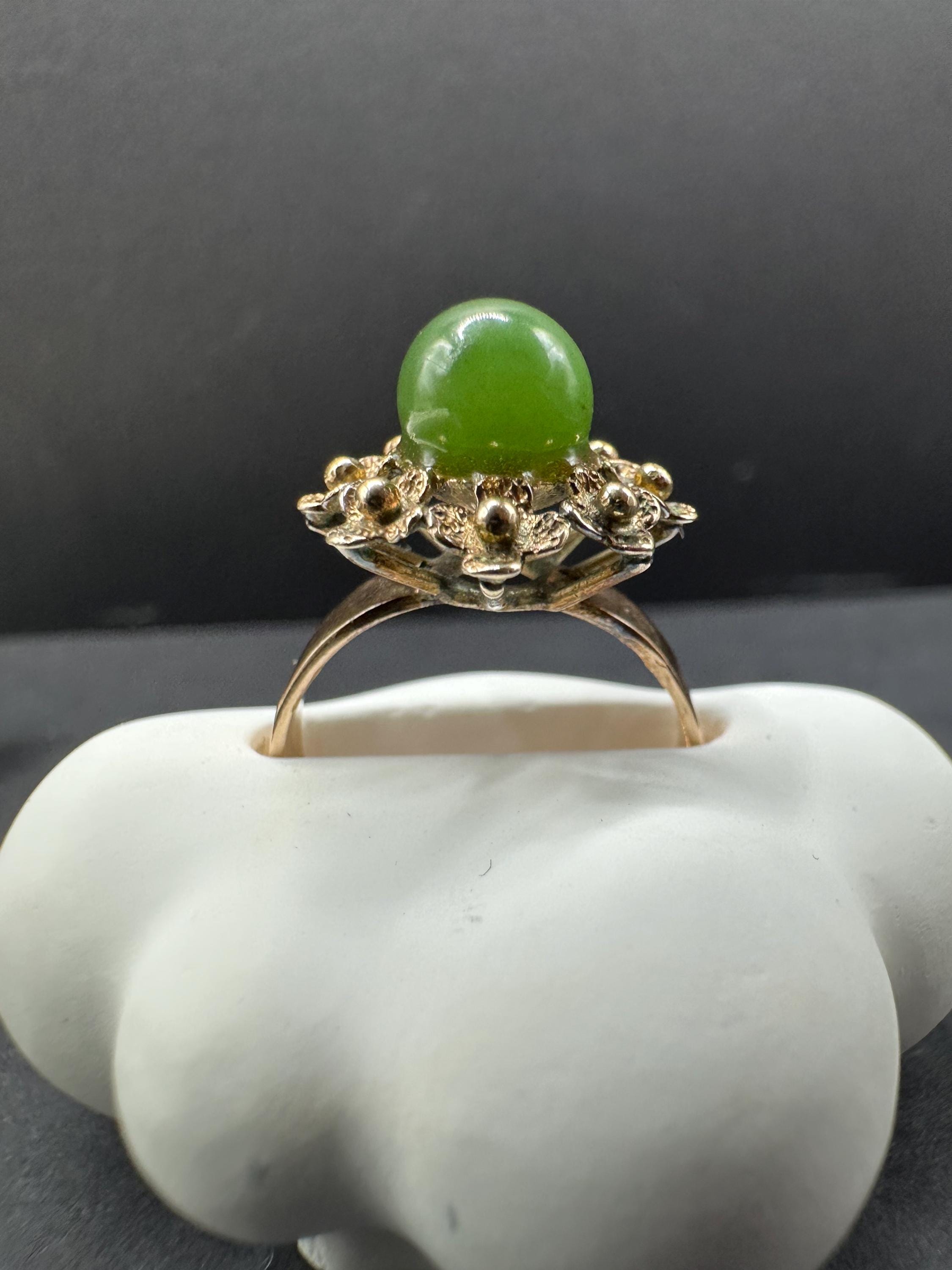 14K Solid Gold Jade Ring Size 5.75 Vintage Antique Heirloom Style