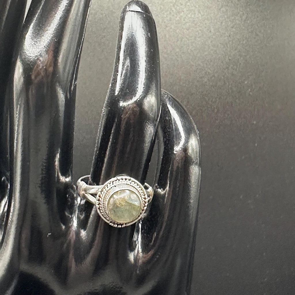 Sterling Silver Labradorite Ring, Size 6.75