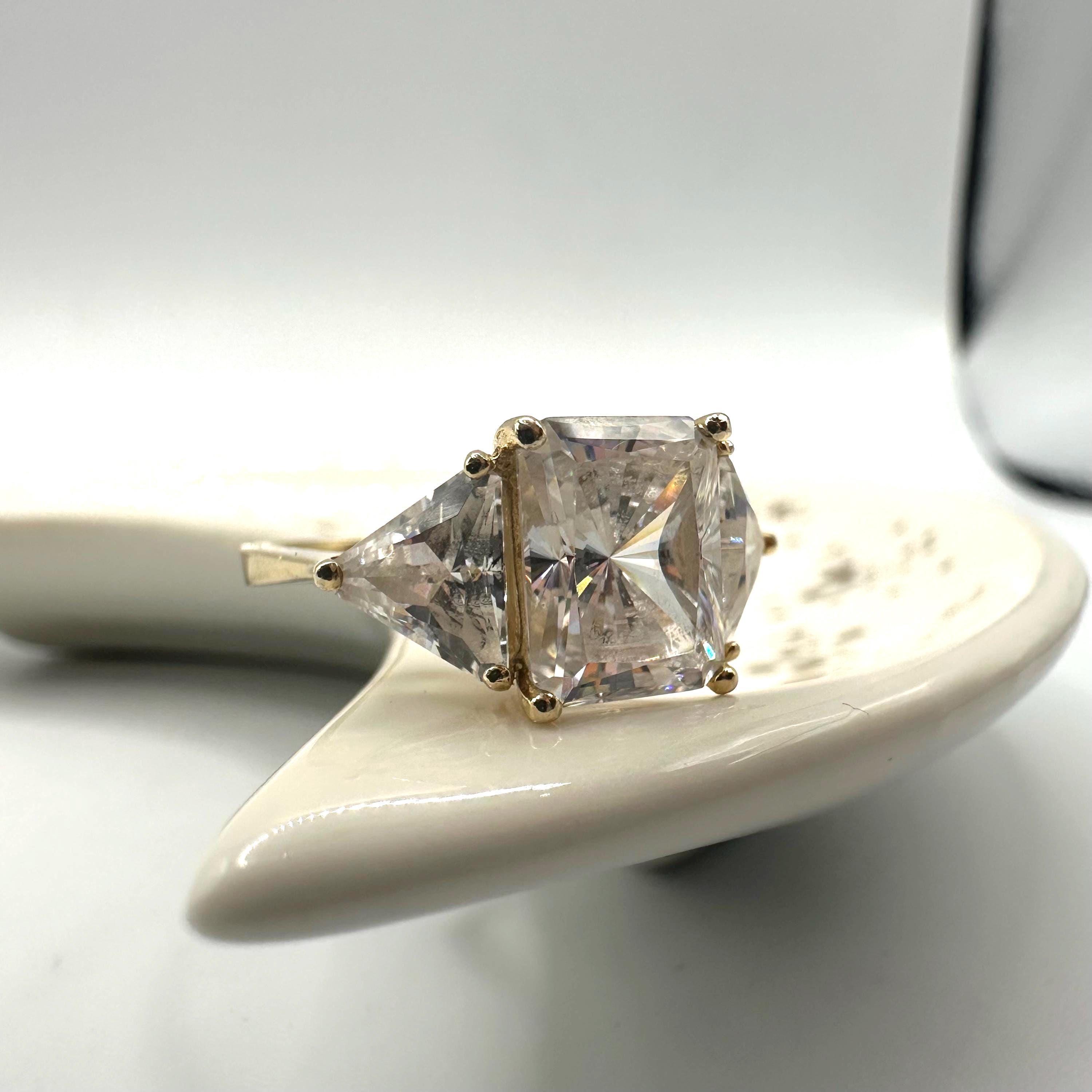 Solid 14K Yellow Gold Three-Stone CZ Ring – Size 6