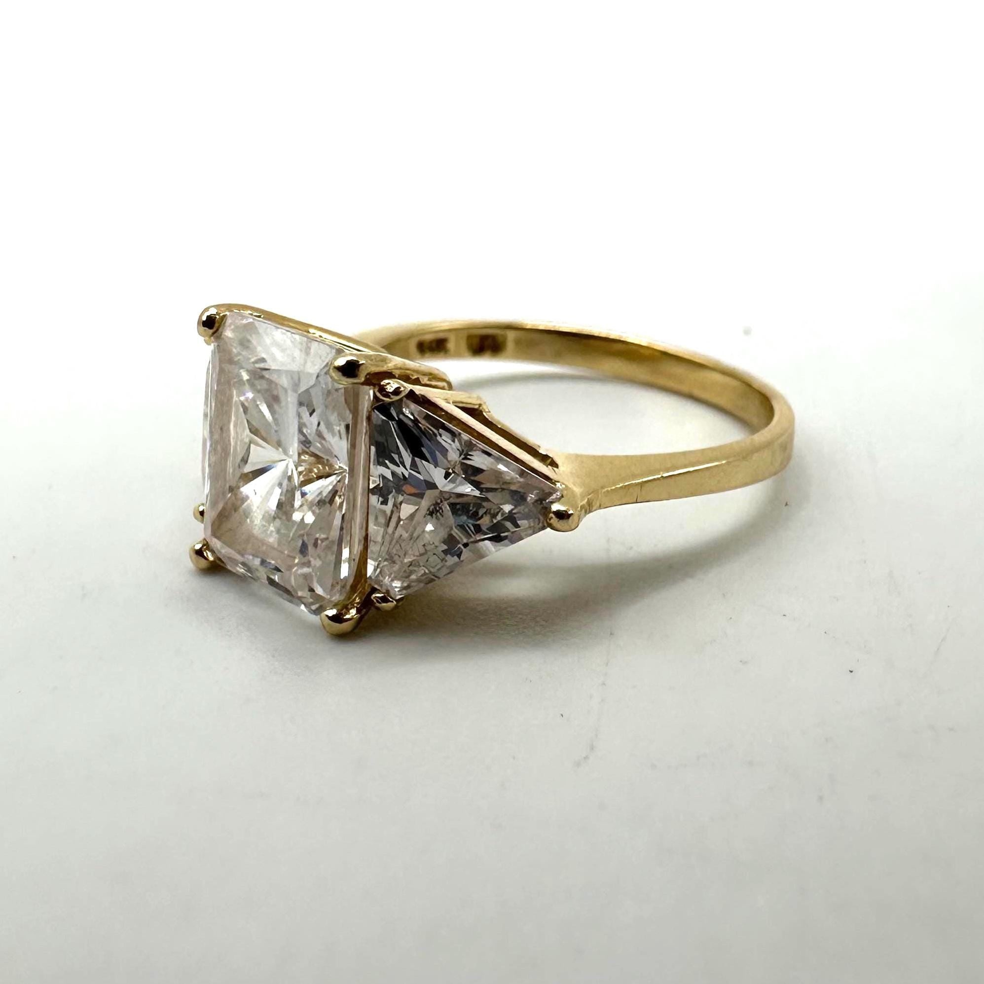 Solid 14K Yellow Gold Three-Stone CZ Ring – Size 6