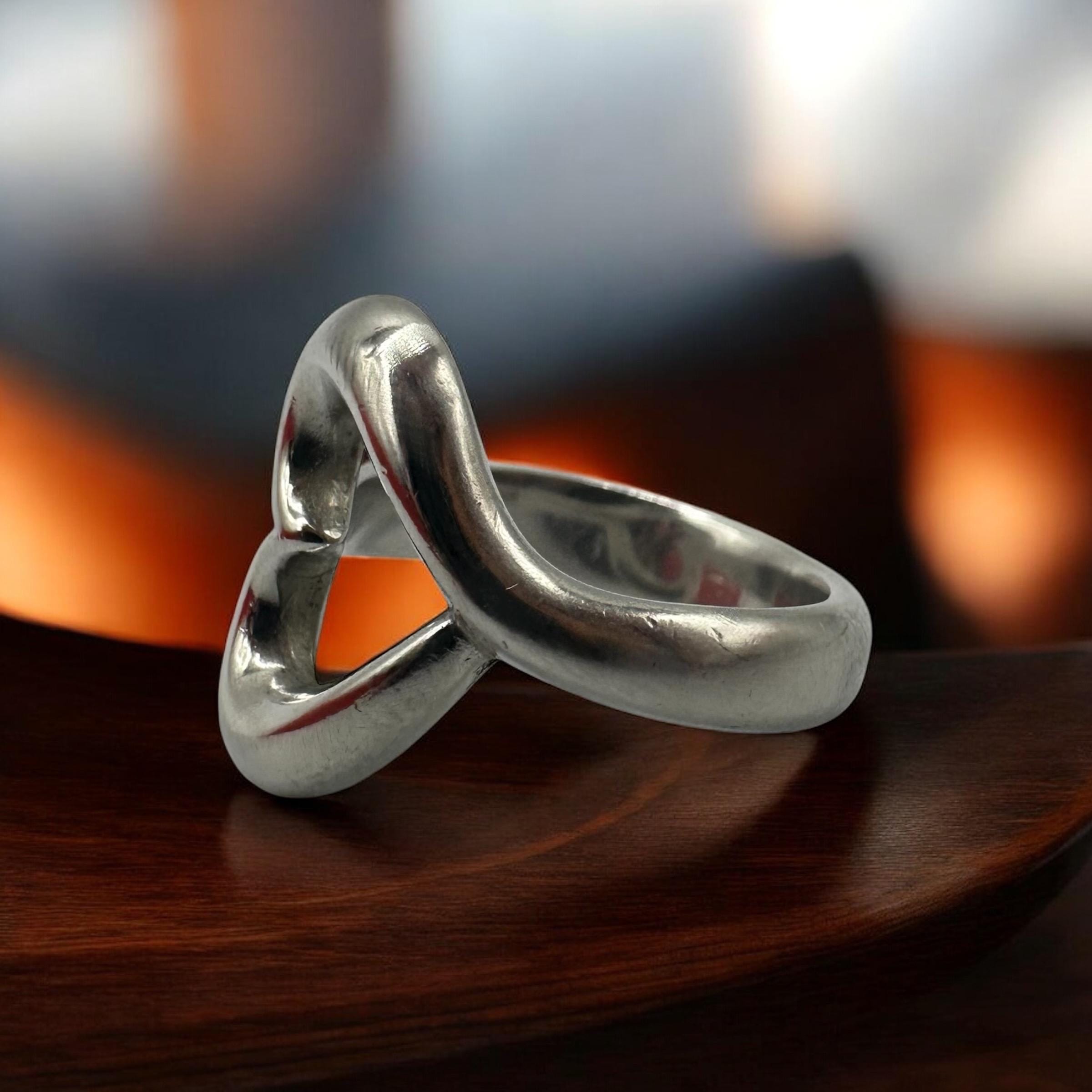 RETIRED James Avery Abounding Heart Sterling Silver Ring - Size 6.75
