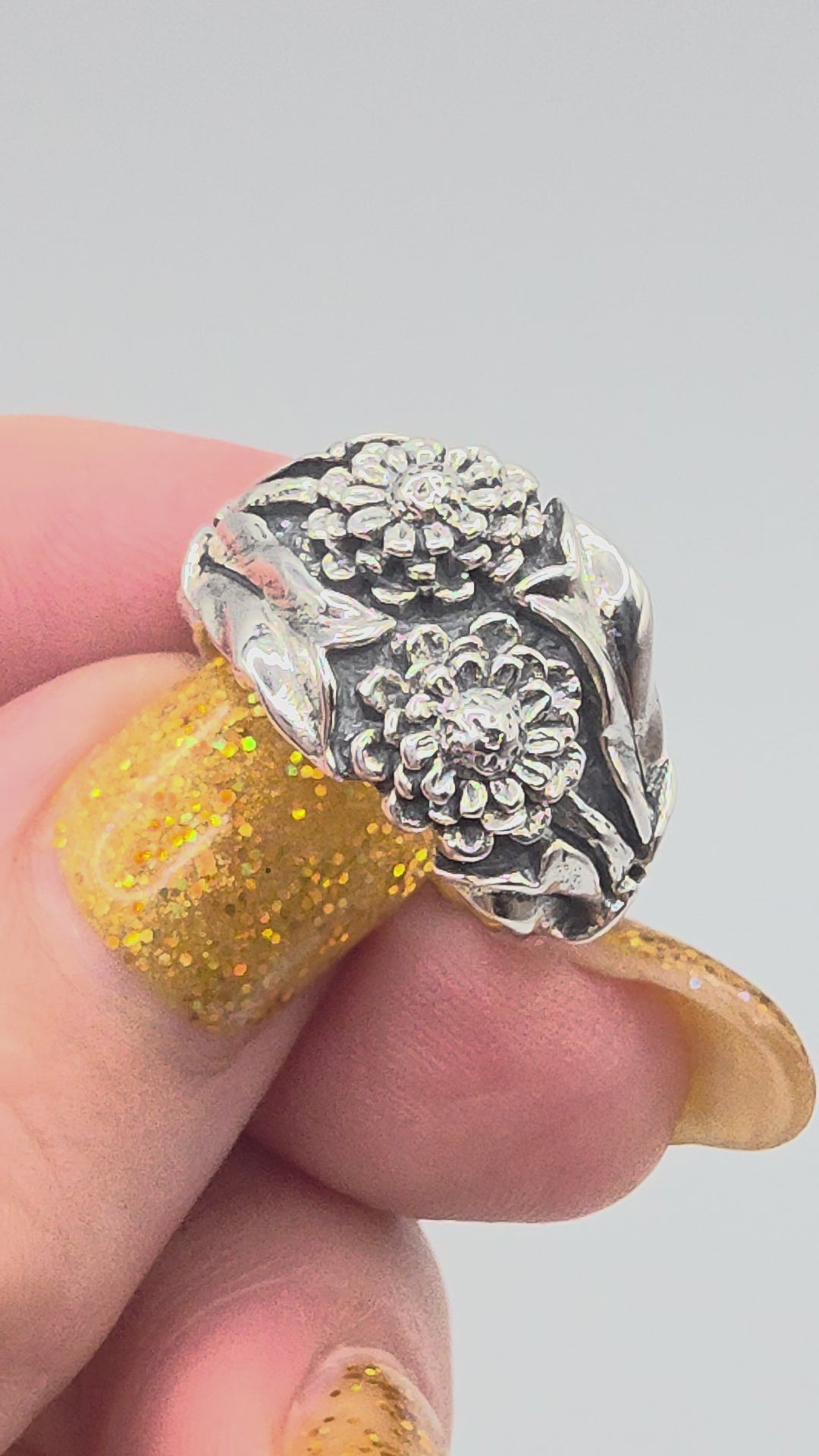 Retired Etah Love 925 Sterling Silver Gothic Band Ring with Two Chrysanthemum Blooms and Oxidized Leaves Wrapping the Full Band Video